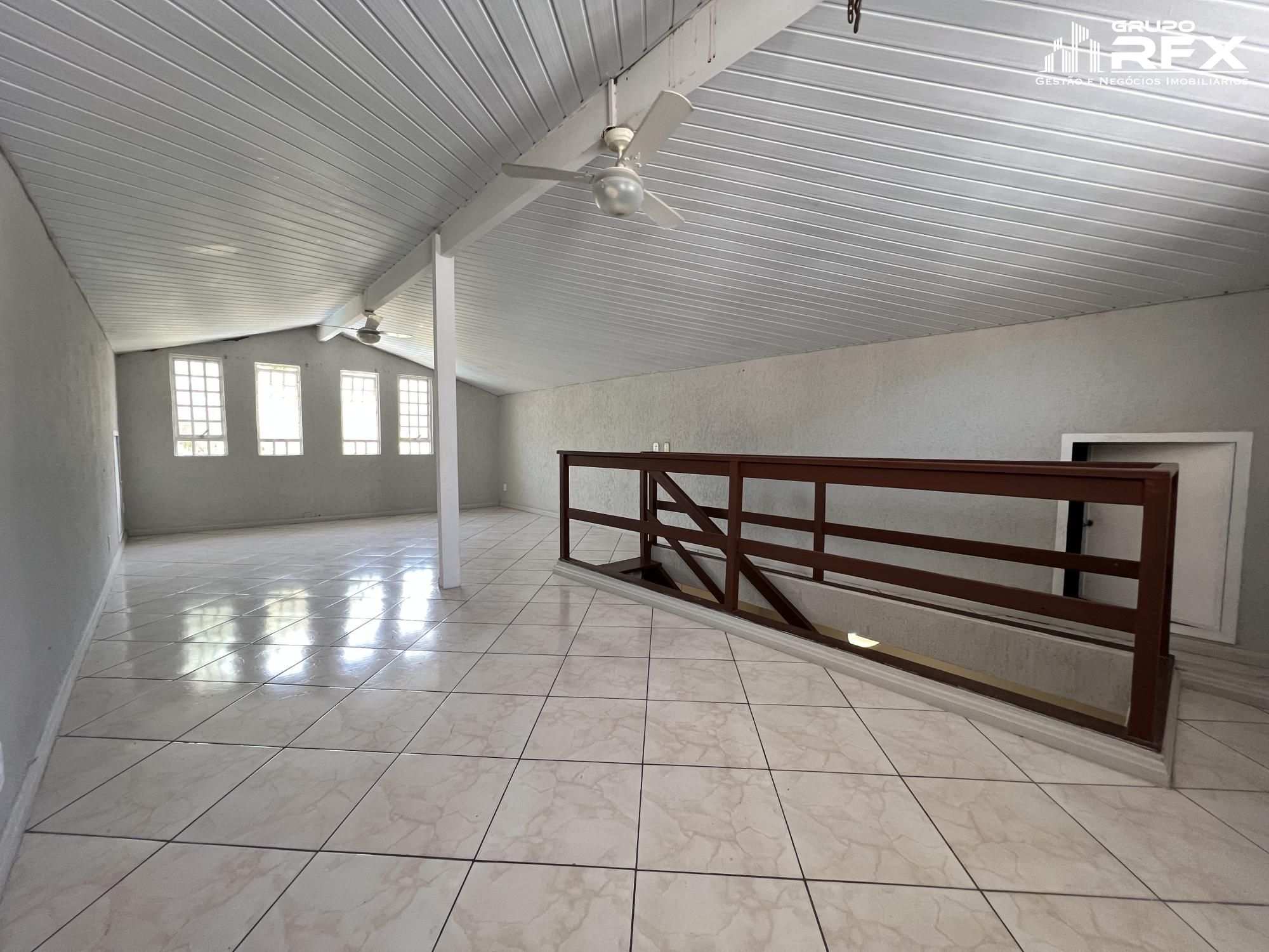 Casa à venda com 4 quartos, 250m² - Foto 18