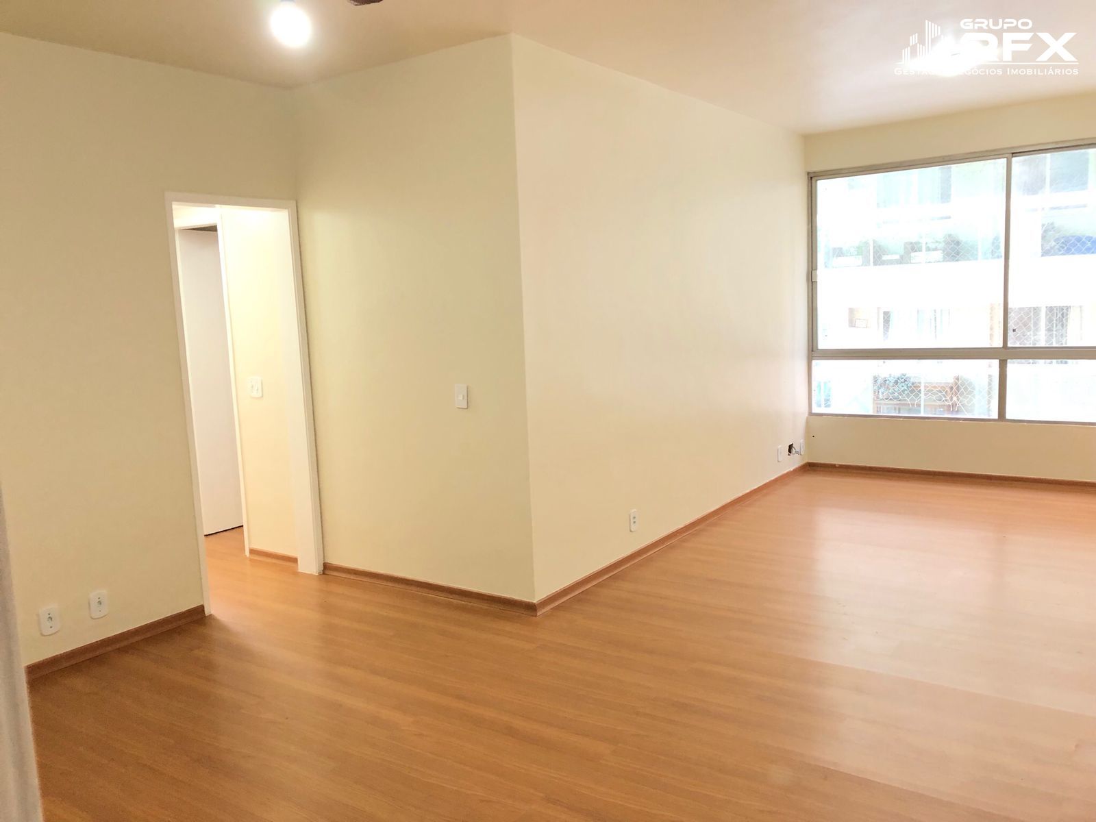 Apartamento à venda com 2 quartos, 100m² - Foto 1