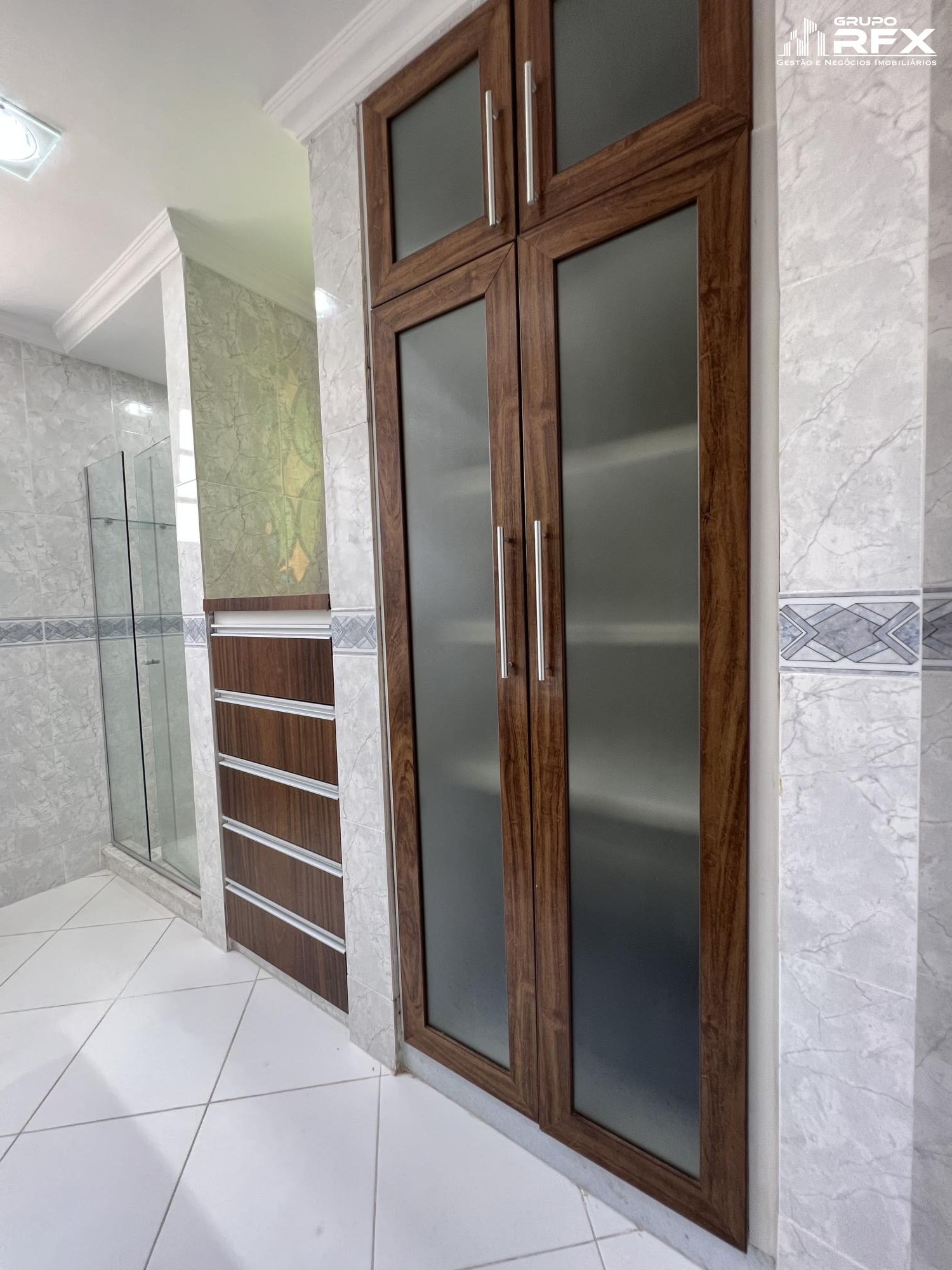 Casa à venda com 4 quartos, 250m² - Foto 17