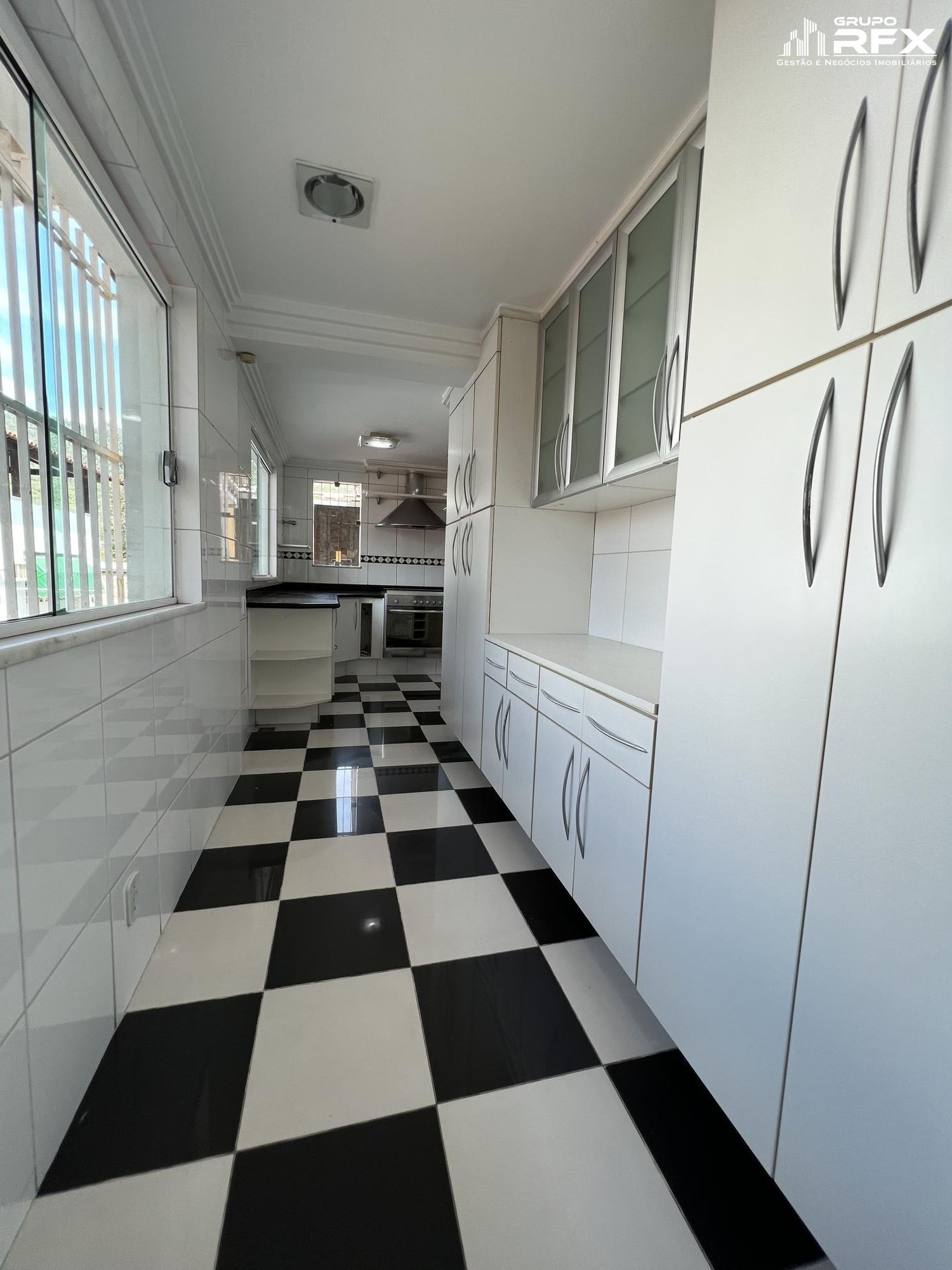 Casa à venda com 4 quartos, 250m² - Foto 12
