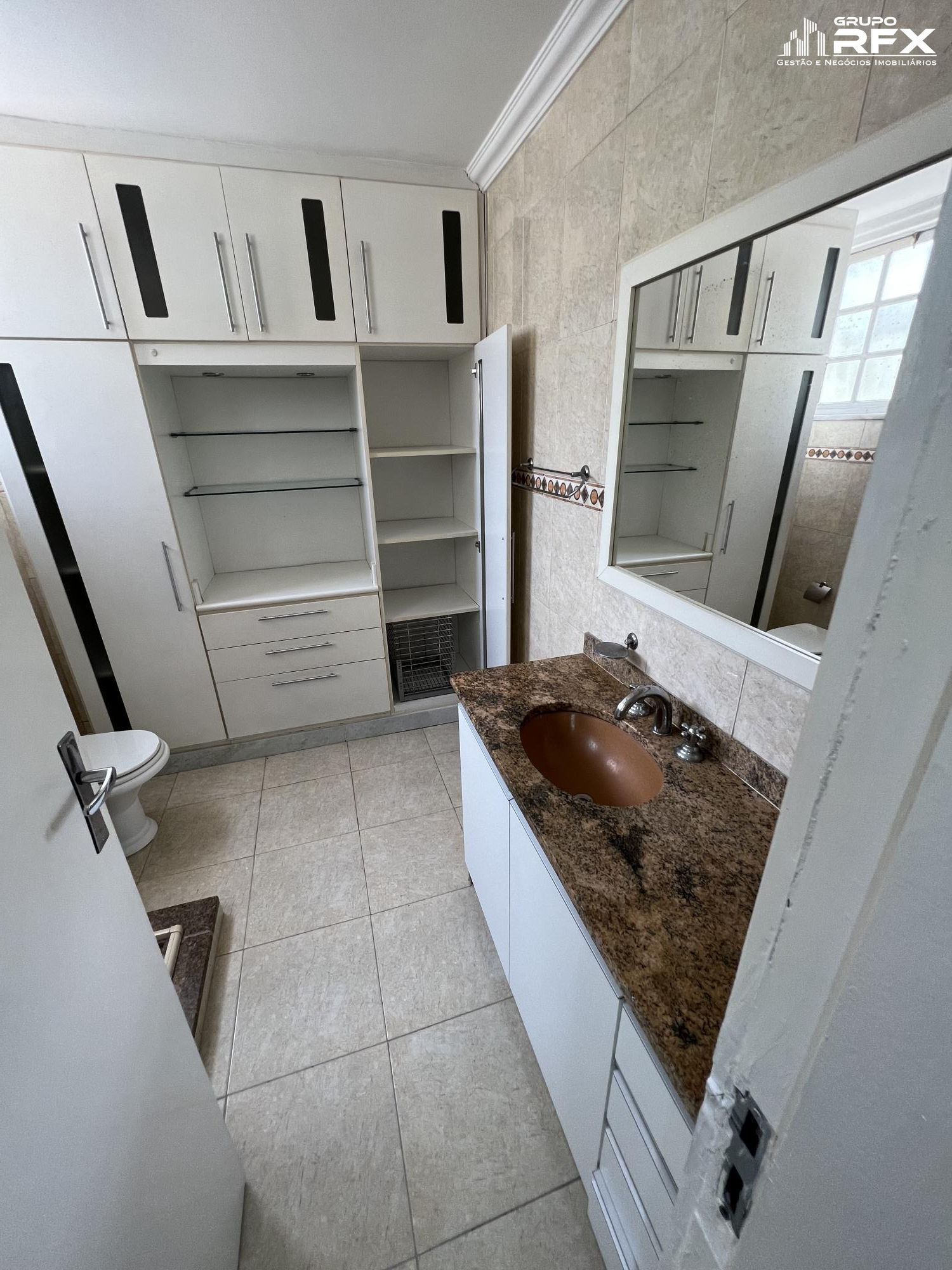 Casa à venda com 4 quartos, 250m² - Foto 14