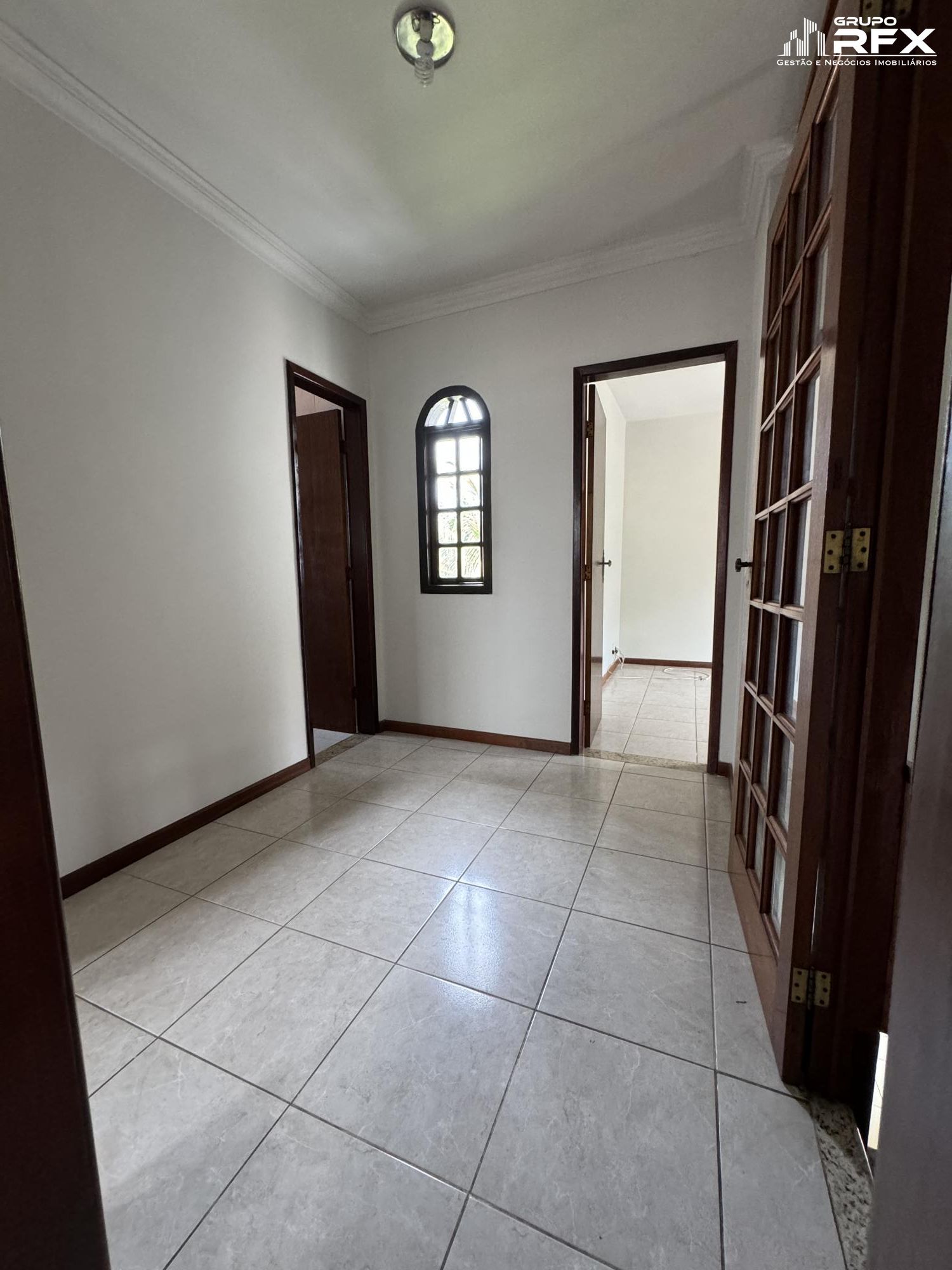 Casa à venda com 3 quartos, 180m² - Foto 11