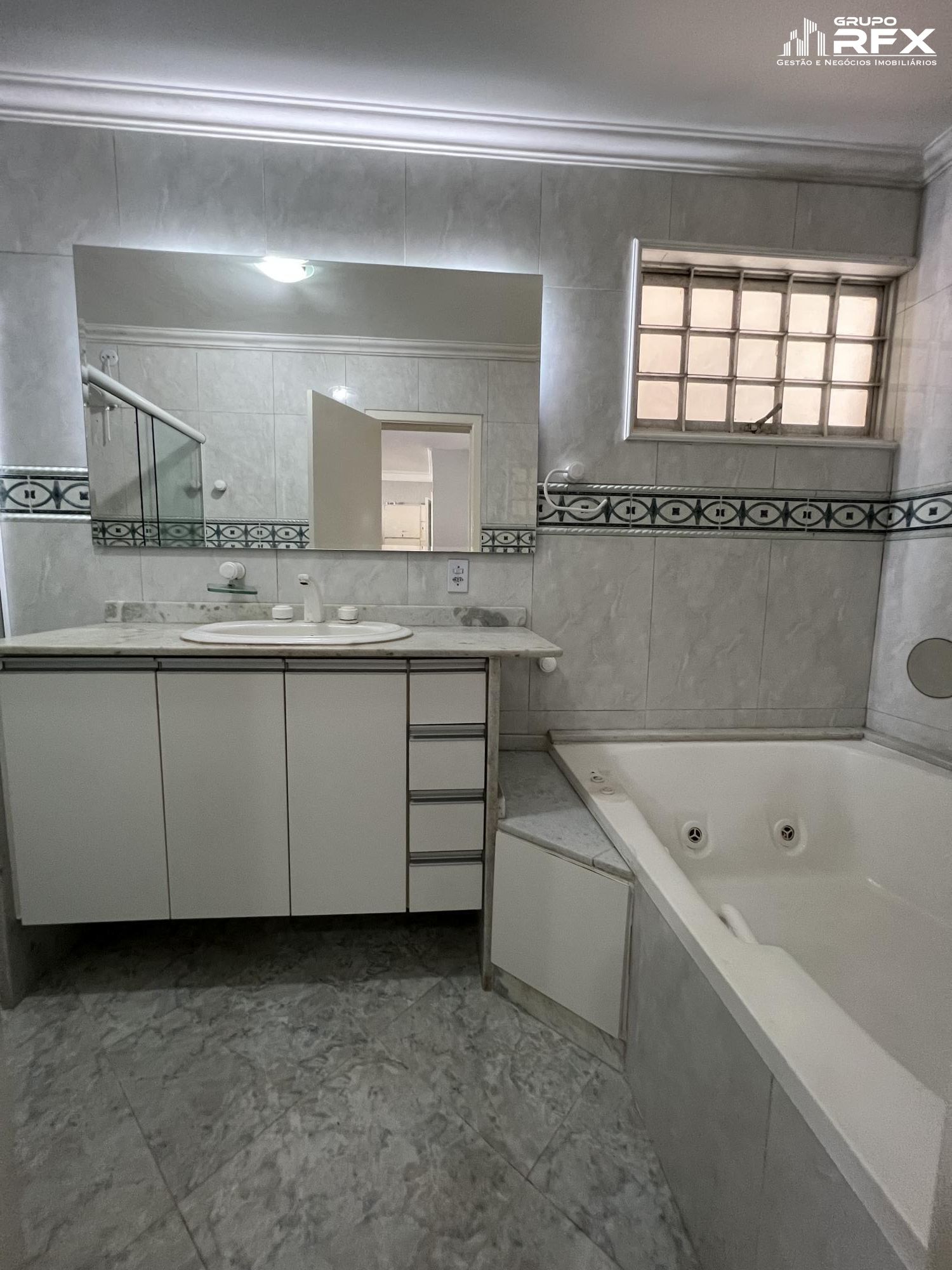 Casa à venda com 4 quartos, 250m² - Foto 13