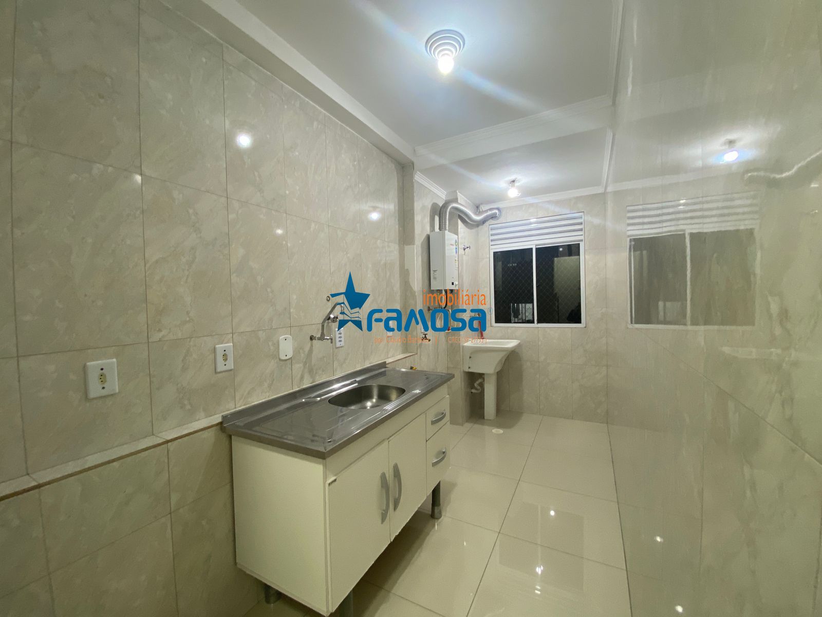 Apartamento com 2 Dormitórios para alugar, 52 m² por R$ 1.350,00 Apartamento com 2 Dormitórios para alugar, 52 m² por R$ 1.350,00