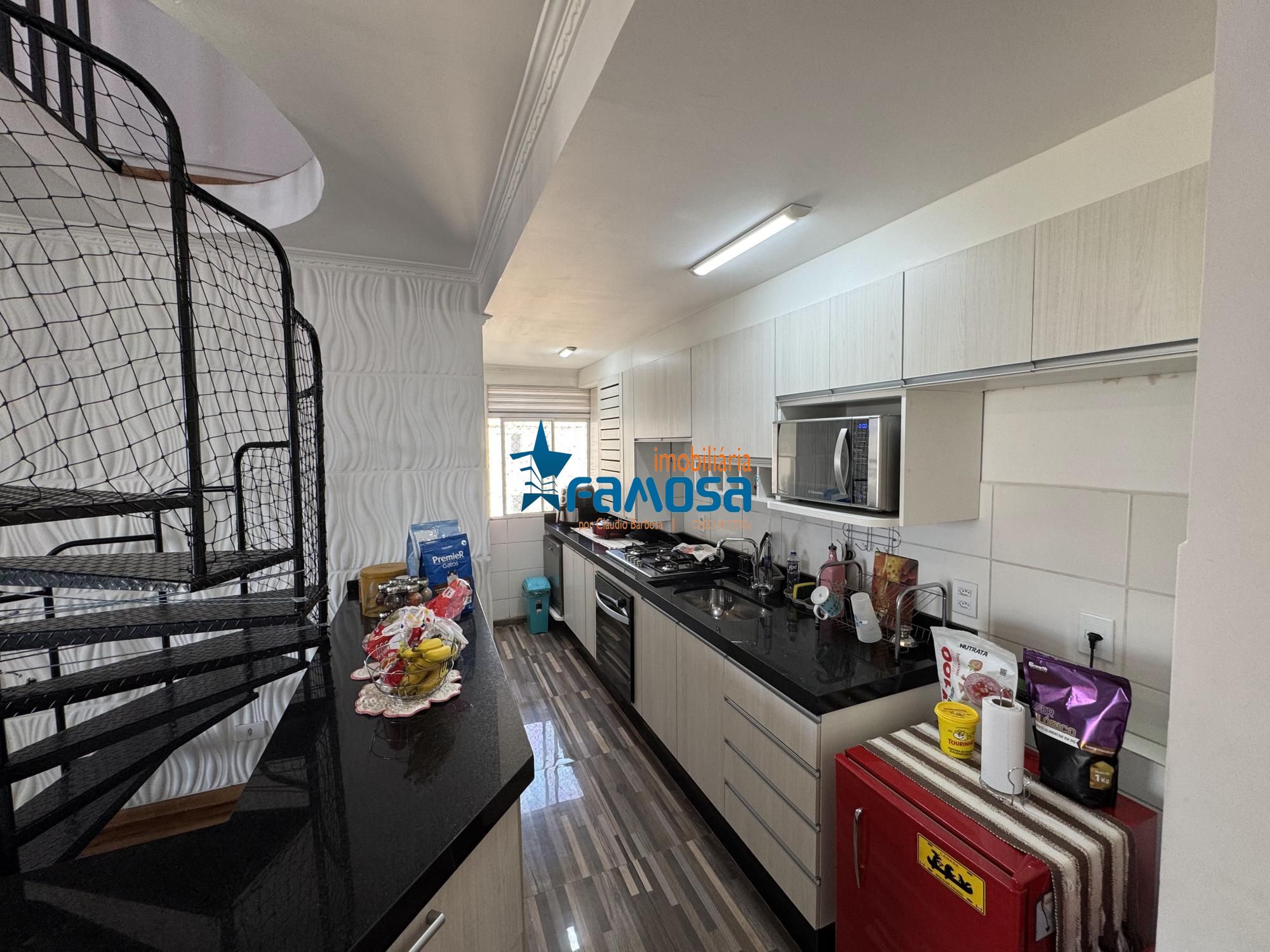 Apartamento à venda com 3 quartos, 95m² - Foto 2