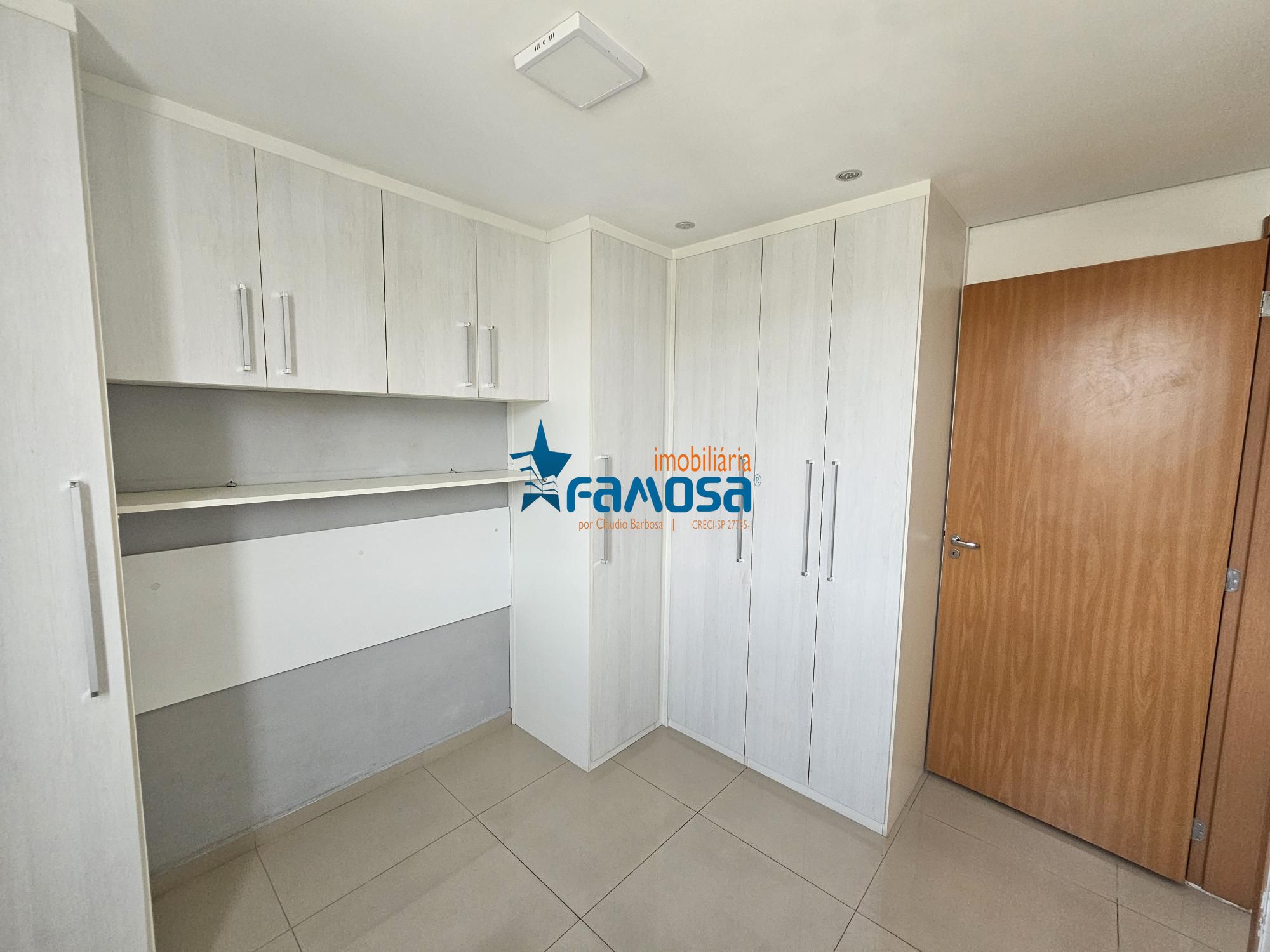 Apartamento com 2 Dormitórios à venda, 46 m² por R$ 240.000,00 Apartamento com 2 Dormitórios à venda, 46 m² por R$ 240.000,00