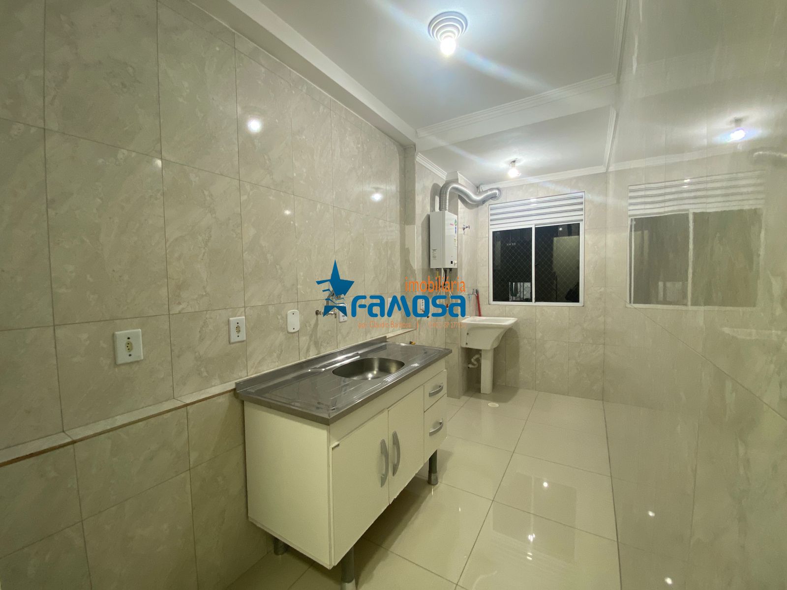 Apartamento com 2 Dormitórios para alugar, 52 m² por R$ 1.350,00 Apartamento com 2 Dormitórios para alugar, 52 m² por R$ 1.350,00