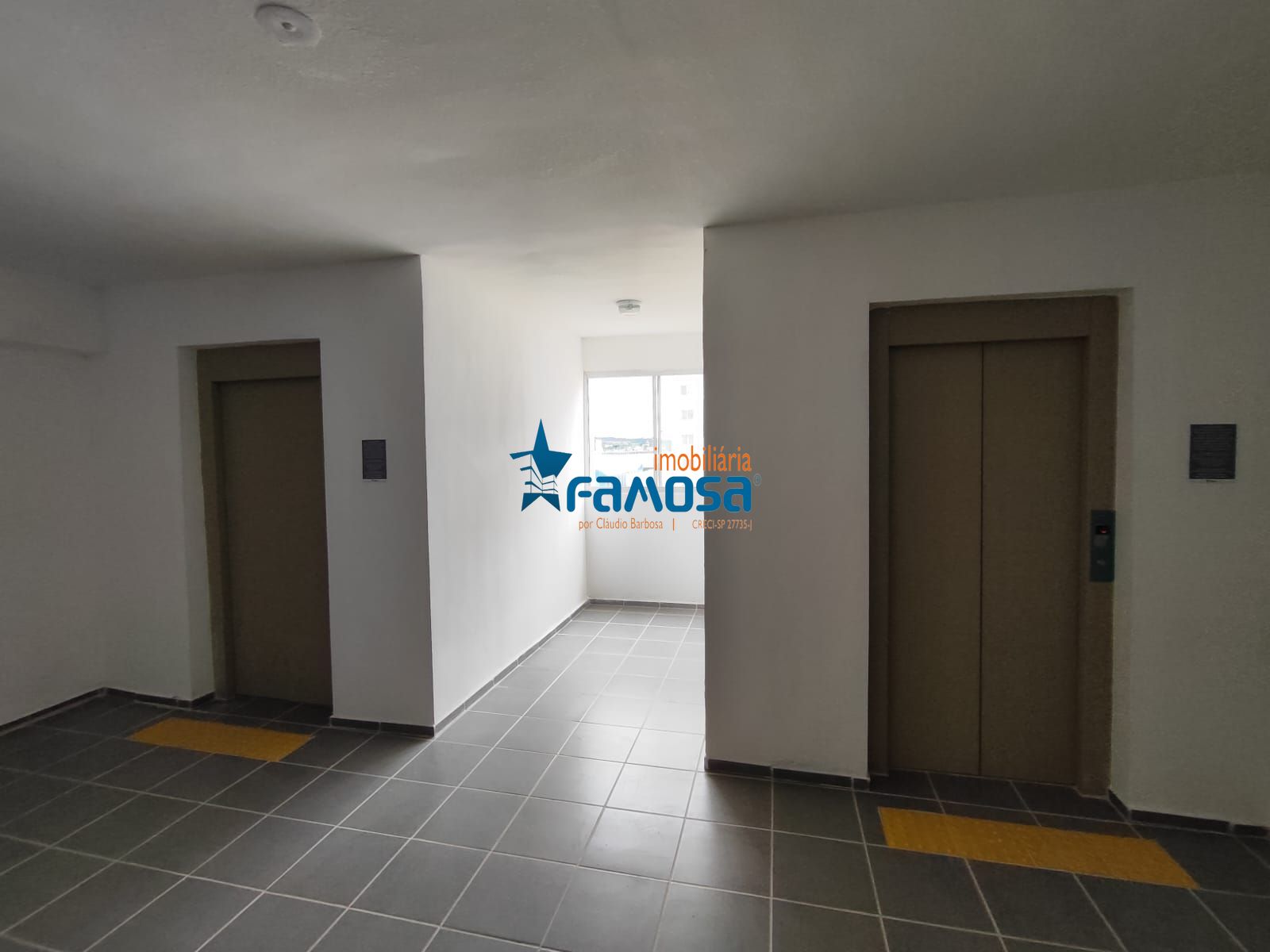 Apartamento à venda com 2 quartos, 42m² - Foto 17