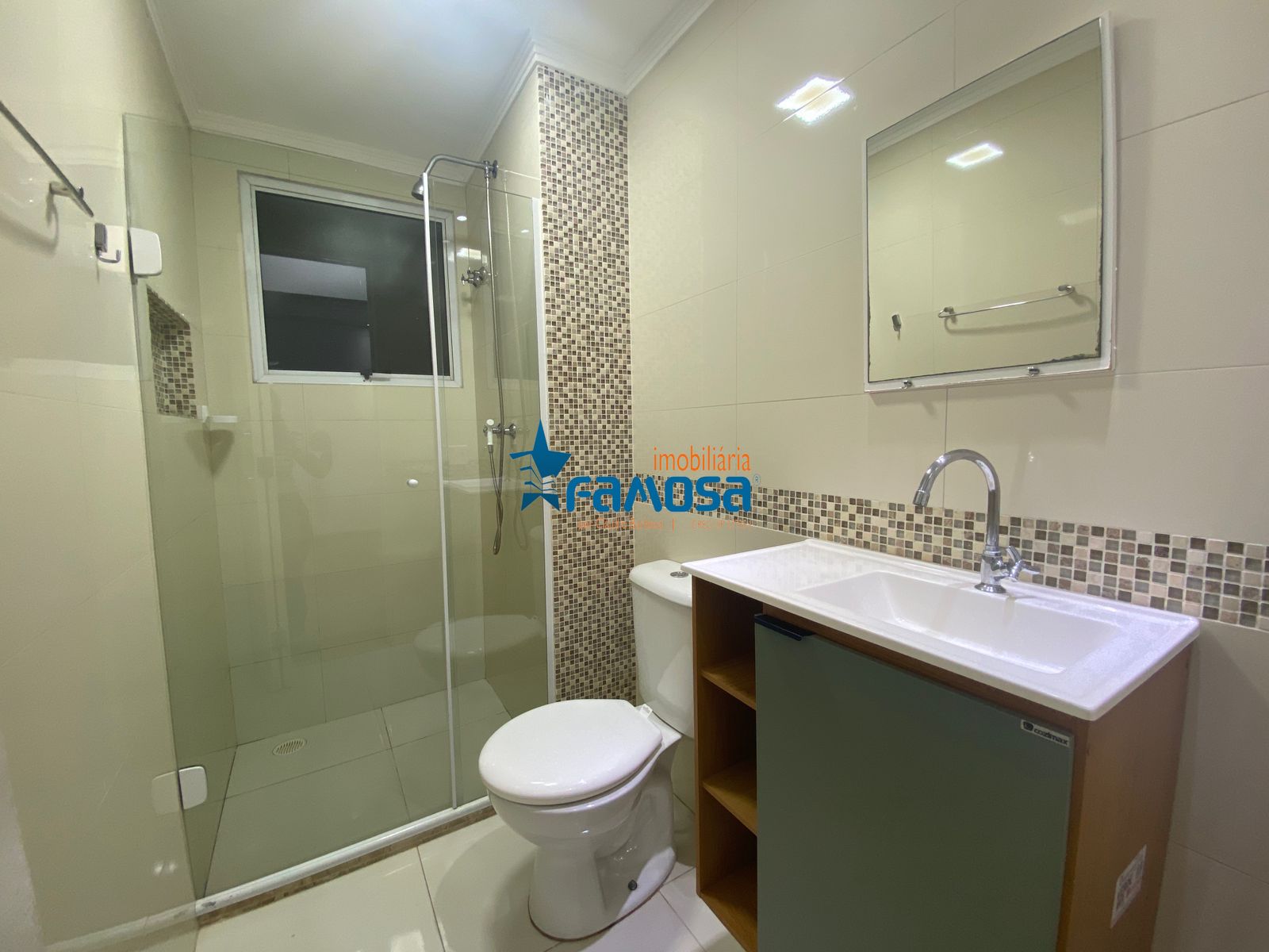 Apartamento com 2 Dormitórios para alugar, 52 m² por R$ 1.350,00 Apartamento com 2 Dormitórios para alugar, 52 m² por R$ 1.350,00