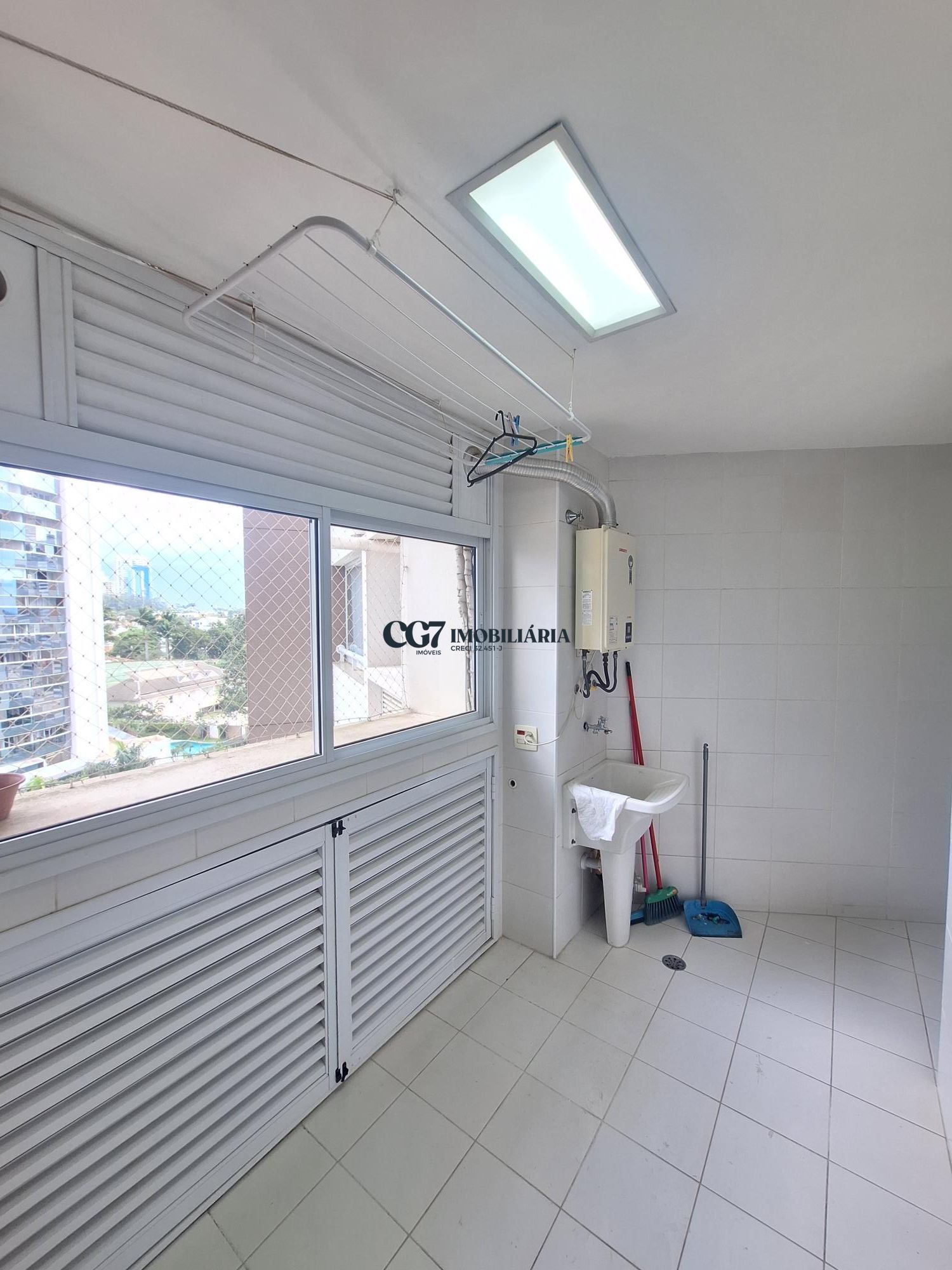 Apartamento para alugar com 3 quartos, 156m² - Foto 17