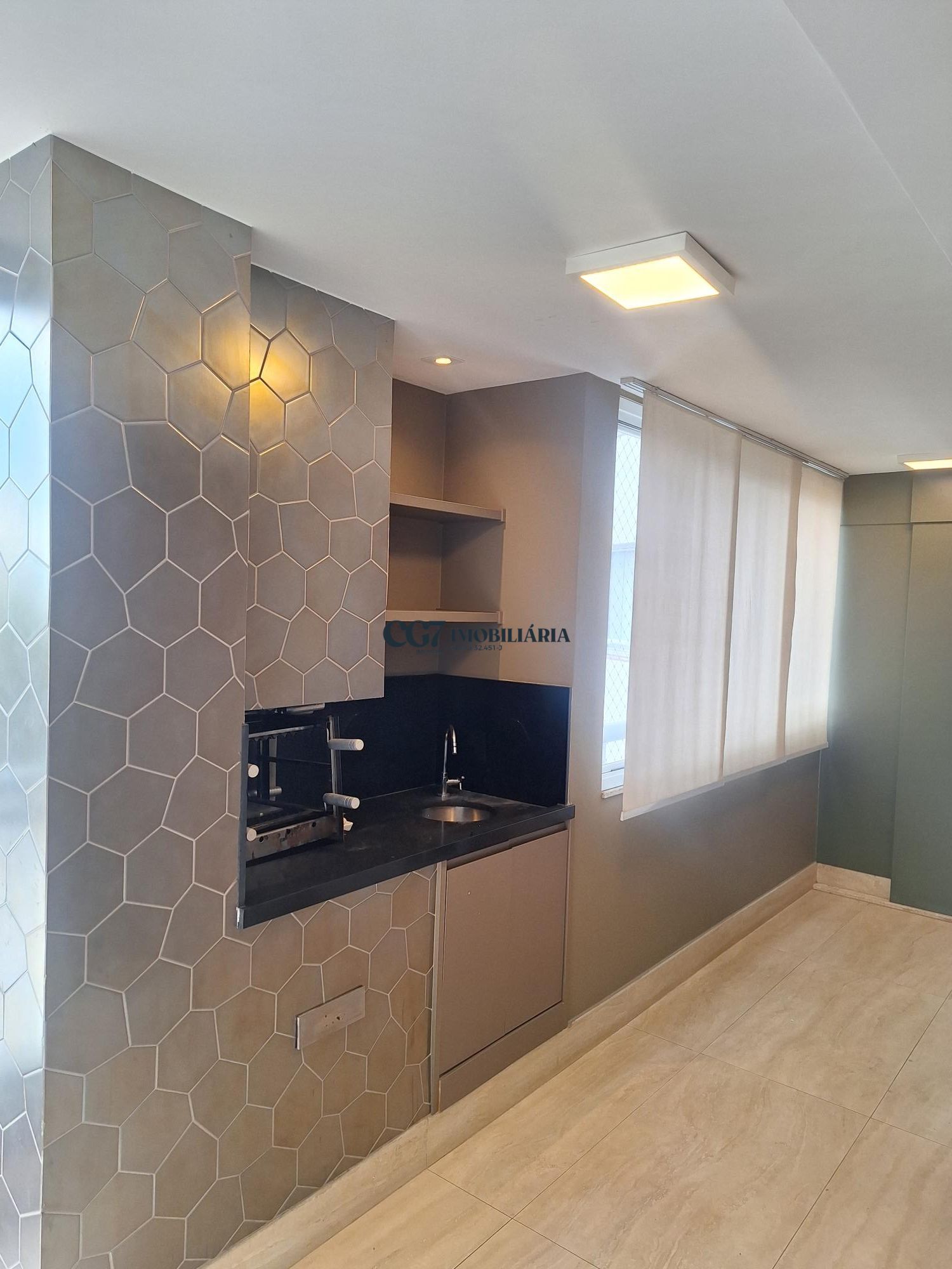 Apartamento para alugar com 3 quartos, 156m² - Foto 2