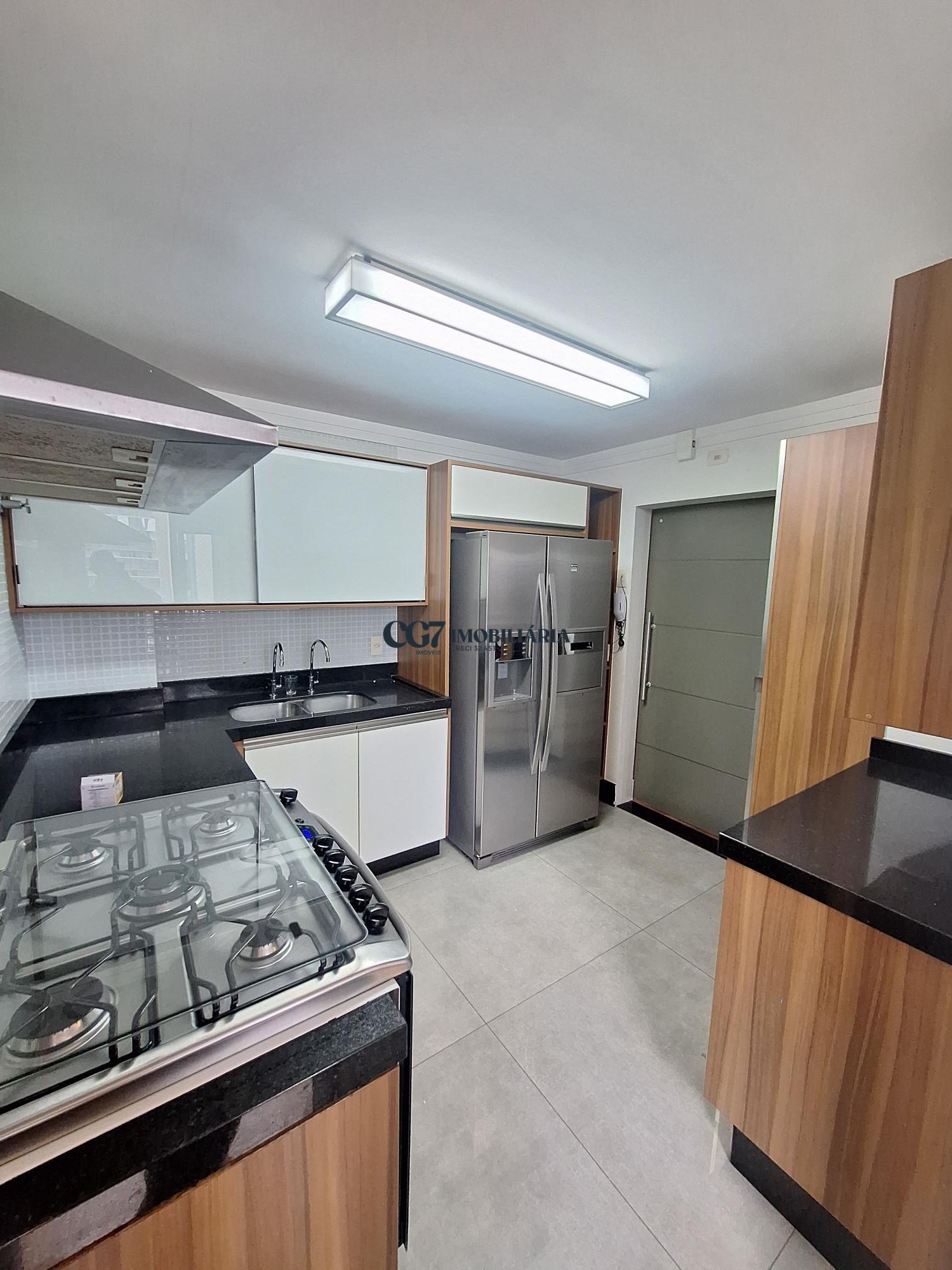 Apartamento para alugar com 3 quartos, 156m² - Foto 4