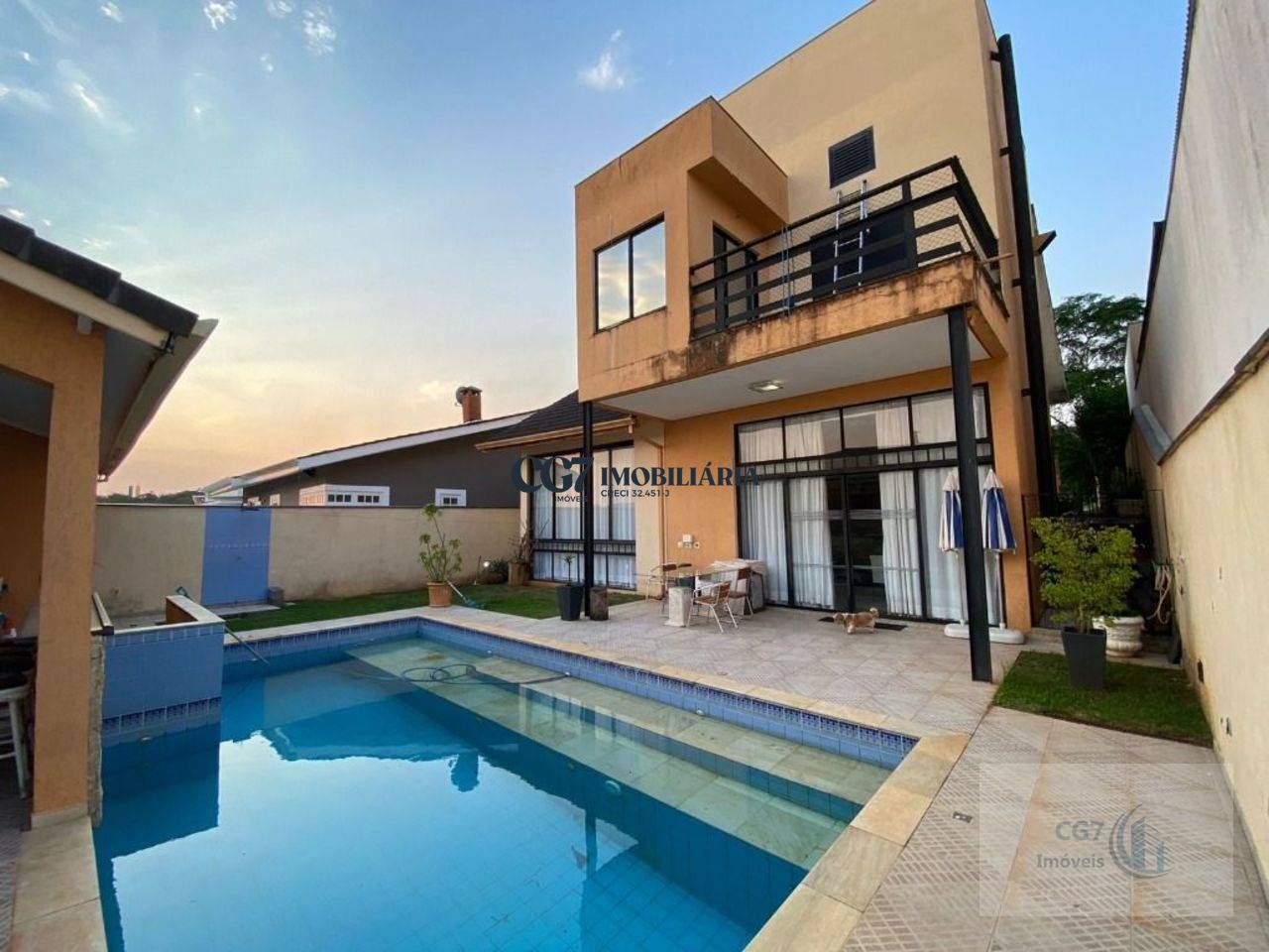 Casa de Condomínio à venda com 4 quartos, 400m² - Foto 1