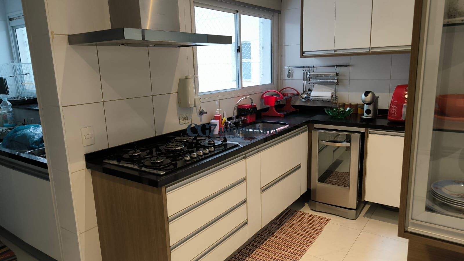 Apartamento para alugar com 3 quartos, 232m² - Foto 2