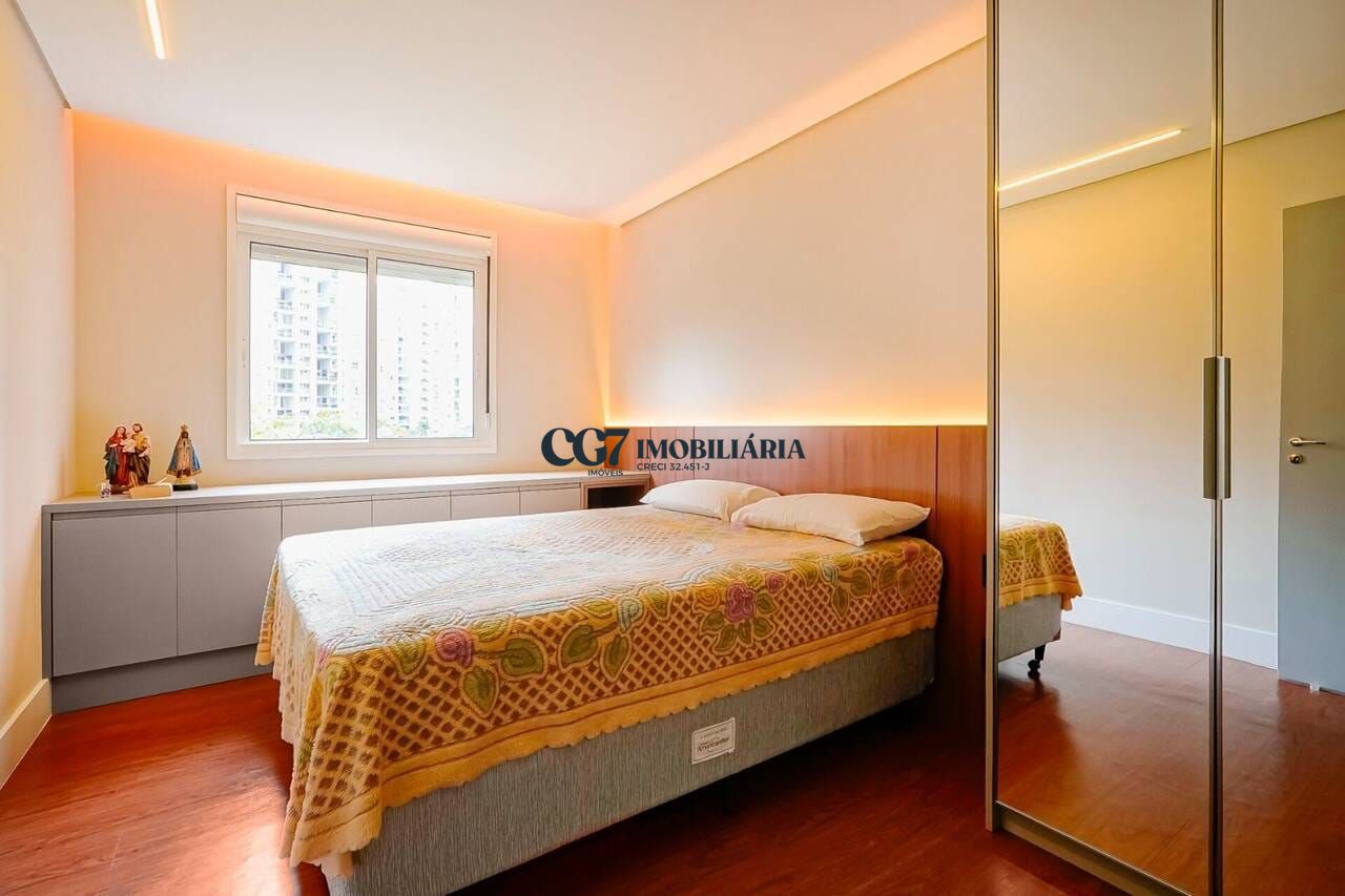 Apartamento à venda com 3 quartos, 228m² - Foto 15