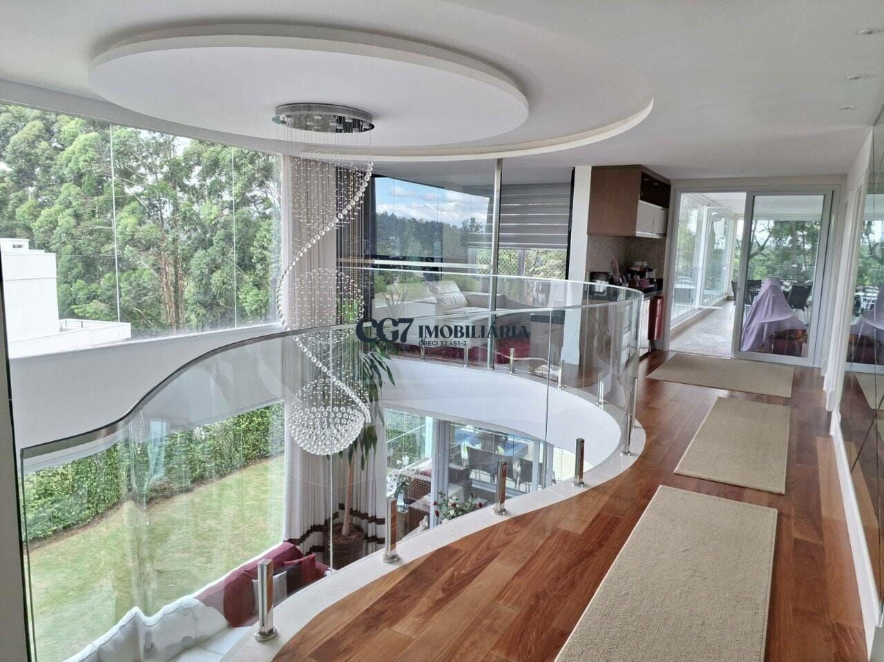 Sobrado à venda com 5 quartos, 734m² - Foto 1