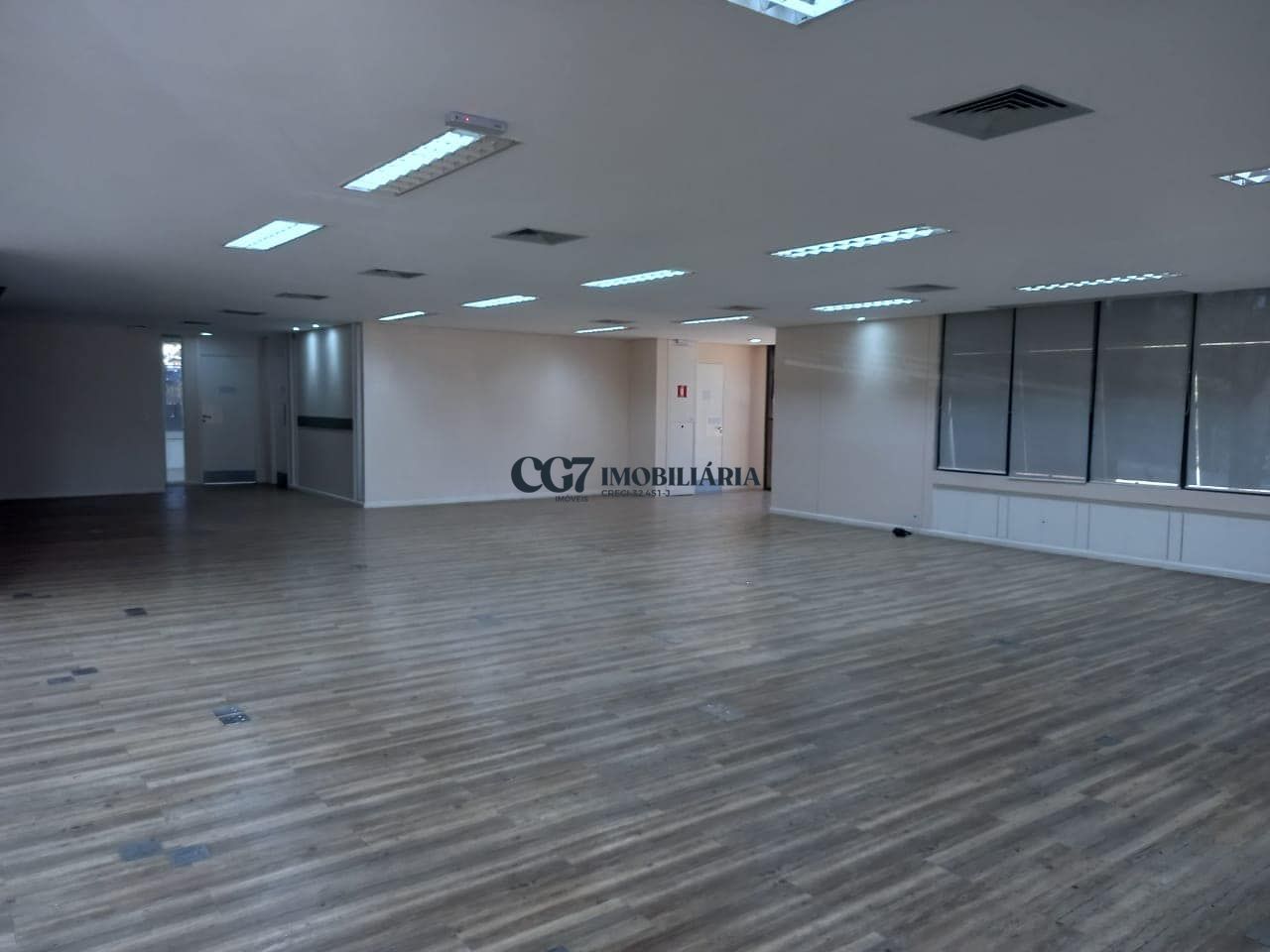 Prédio Inteiro para alugar com 1 quarto, 550m² - Foto 6