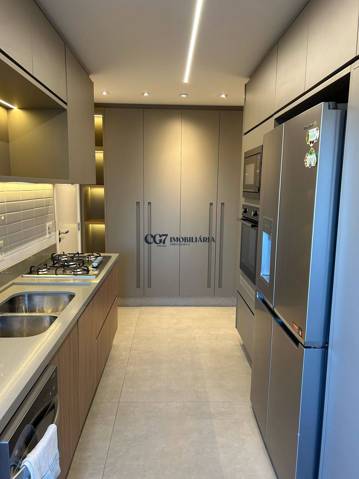 Apartamento à venda com 4 quartos, 228m² - Foto 8