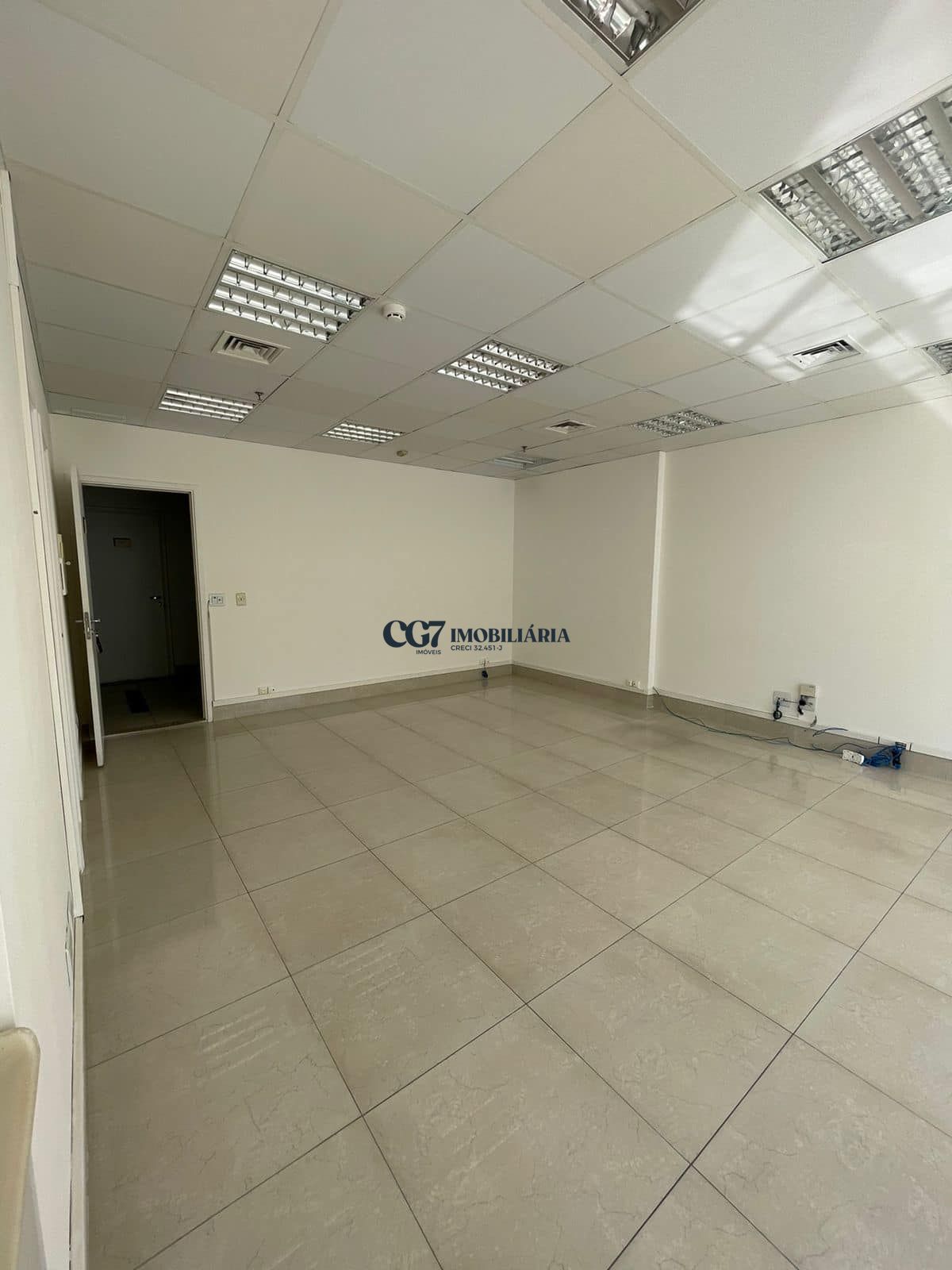 Conjunto Comercial-Sala para alugar com 1 quarto, 47m² - Foto 3