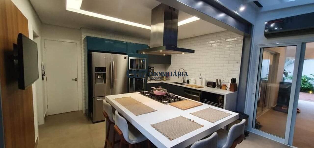 Sobrado à venda com 3 quartos, 260m² - Foto 1