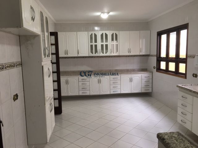 Sobrado à venda com 3 quartos, 298m² - Foto 3