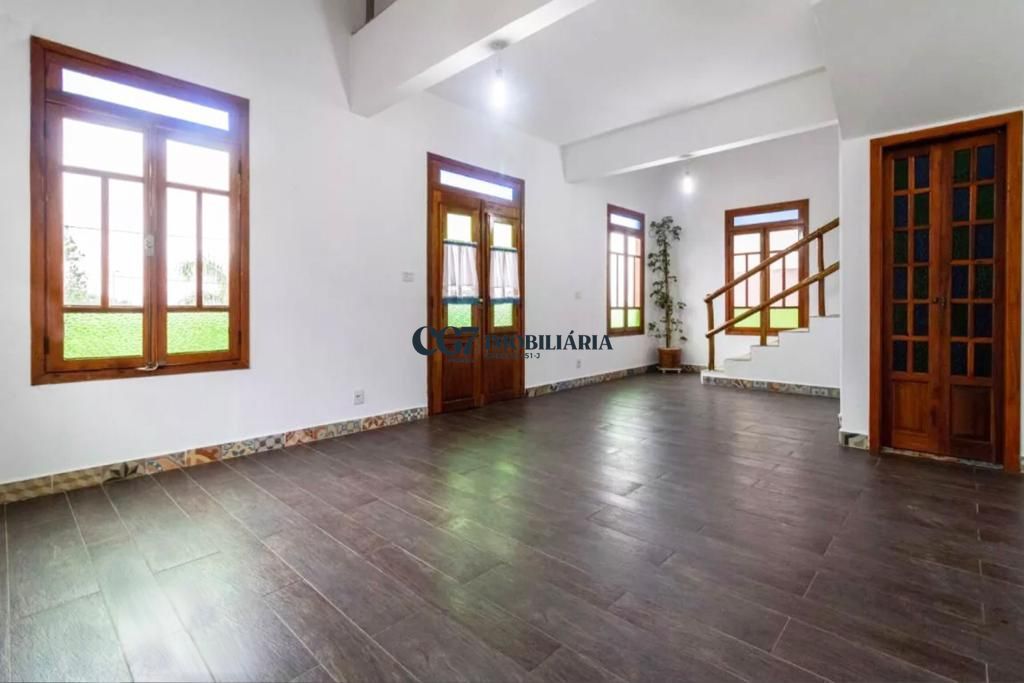 Casa de Condomínio à venda com 3 quartos, 200m² - Foto 1