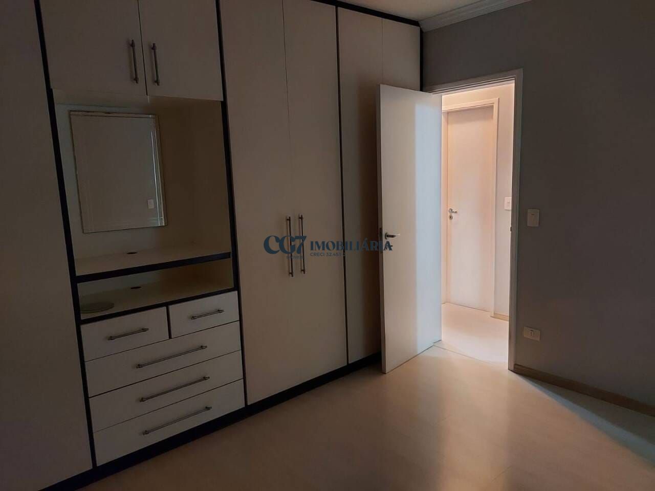 Apartamento à venda com 3 quartos, 117m² - Foto 11