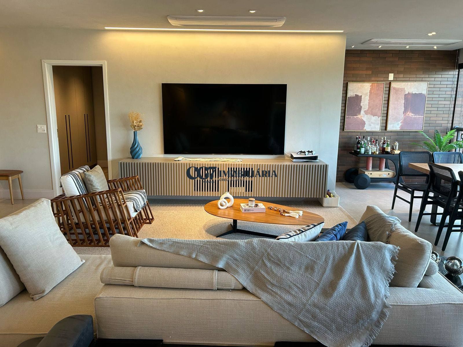 Apartamento à venda com 4 quartos, 228m² - Foto 5