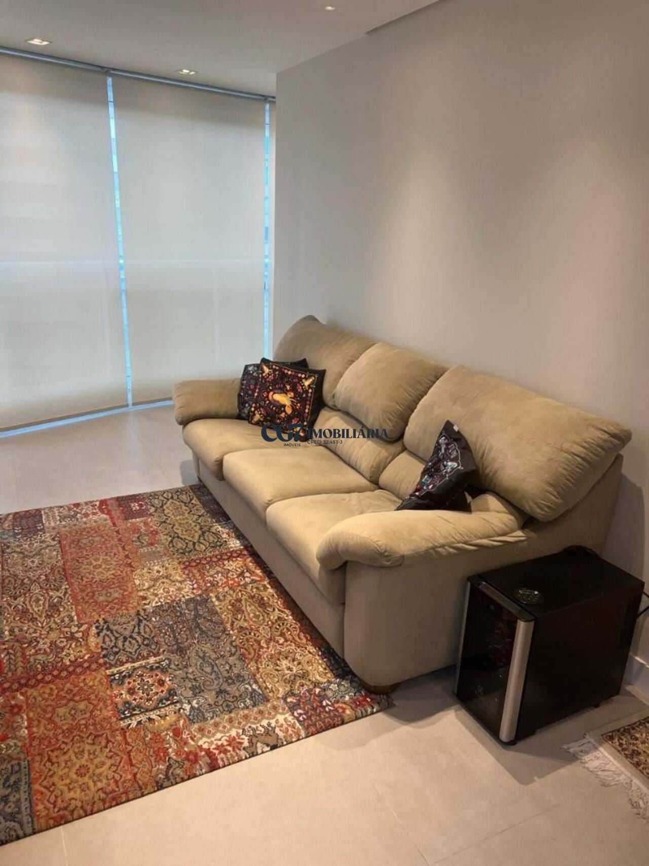 Apartamento à venda com 2 quartos, 70m² - Foto 2