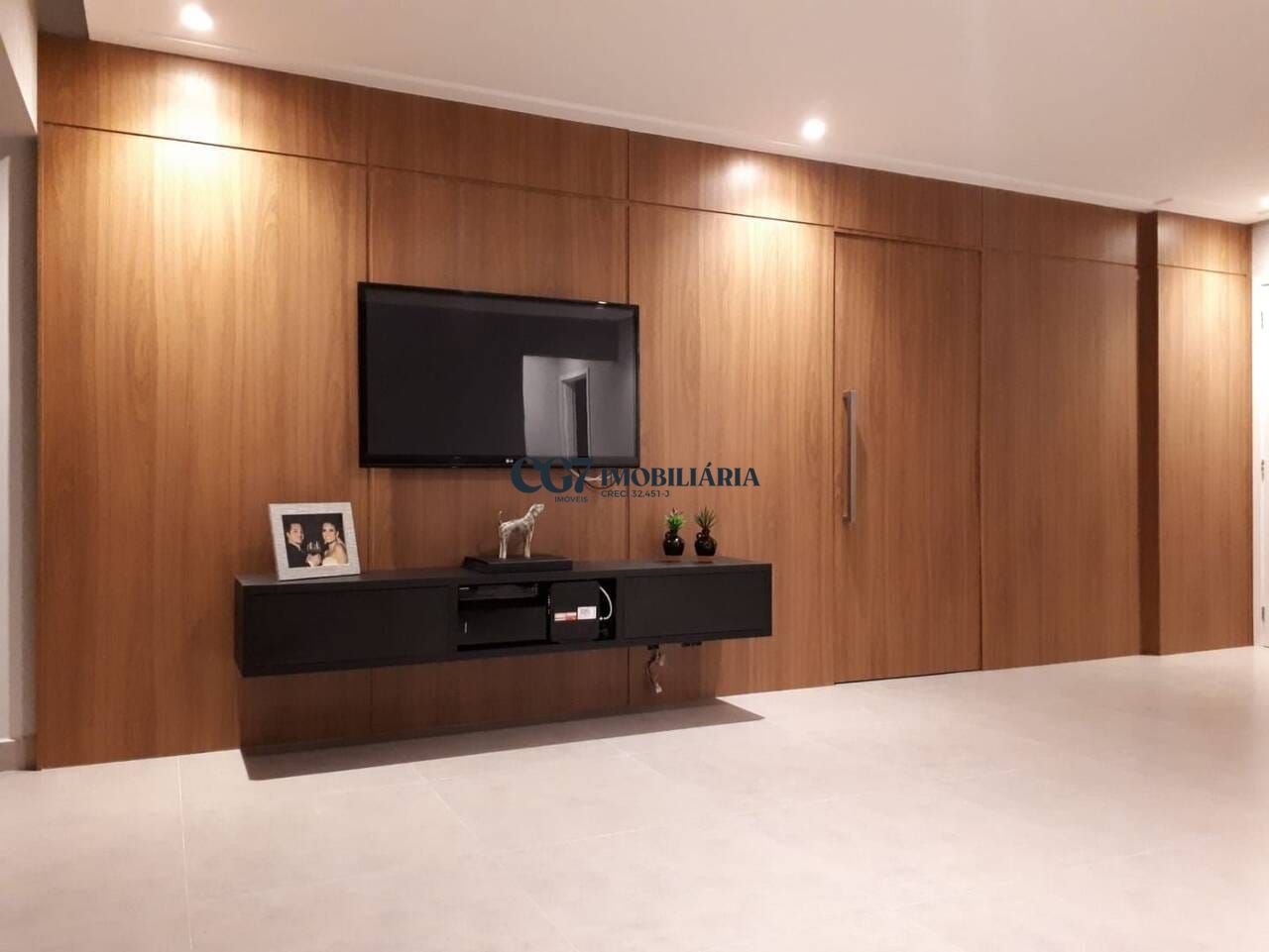 Apartamento à venda com 2 quartos, 82m² - Foto 2