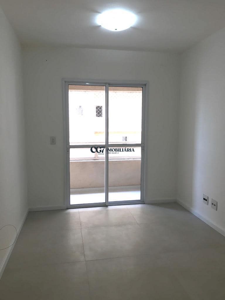 Apartamento à venda com 2 quartos, 62m² - Foto 3