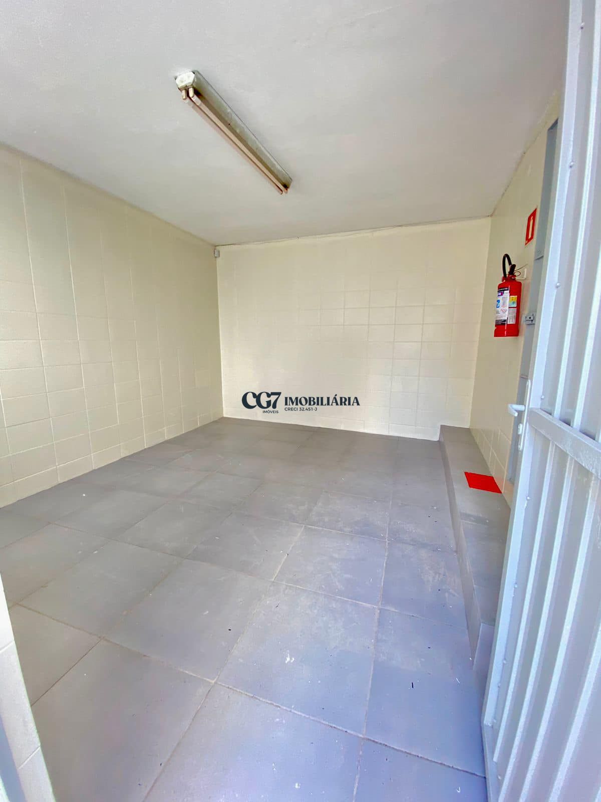 Depósito-Galpão-Armazém para alugar com 4 quartos, 1080m² - Foto 6