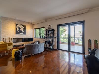 Casa à venda com 6 quartos, 600m² - Foto 1