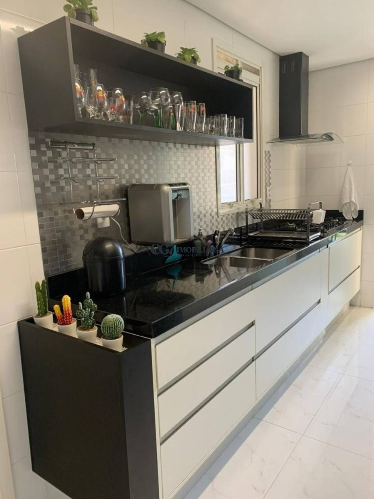 Apartamento à venda com 2 quartos, 136m² - Foto 2