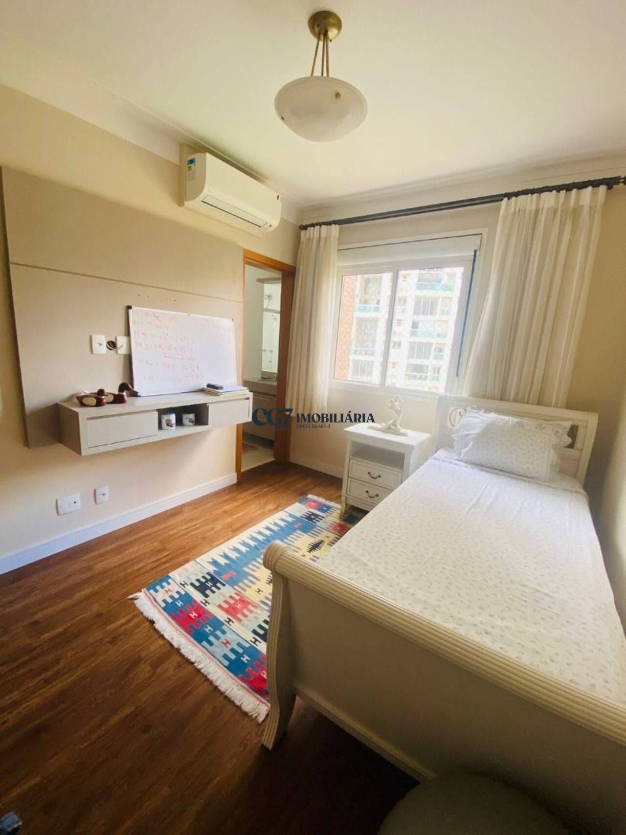 Apartamento à venda com 3 quartos, 224m² - Foto 10