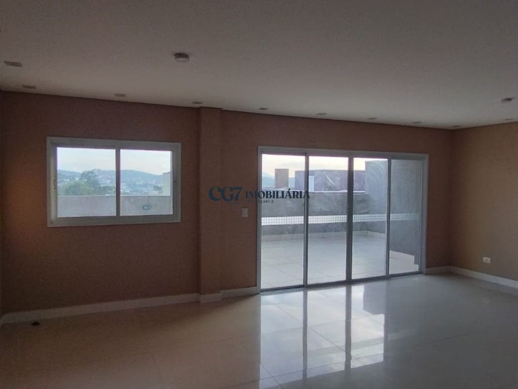 Sobrado à venda com 3 quartos, 215m² - Foto 2