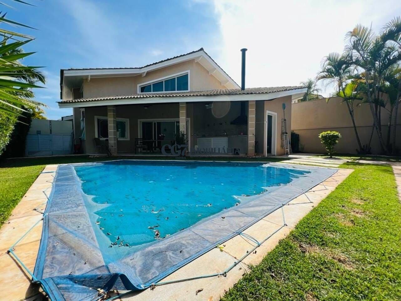 Casa à venda com 4 quartos, 400m² - Foto 1