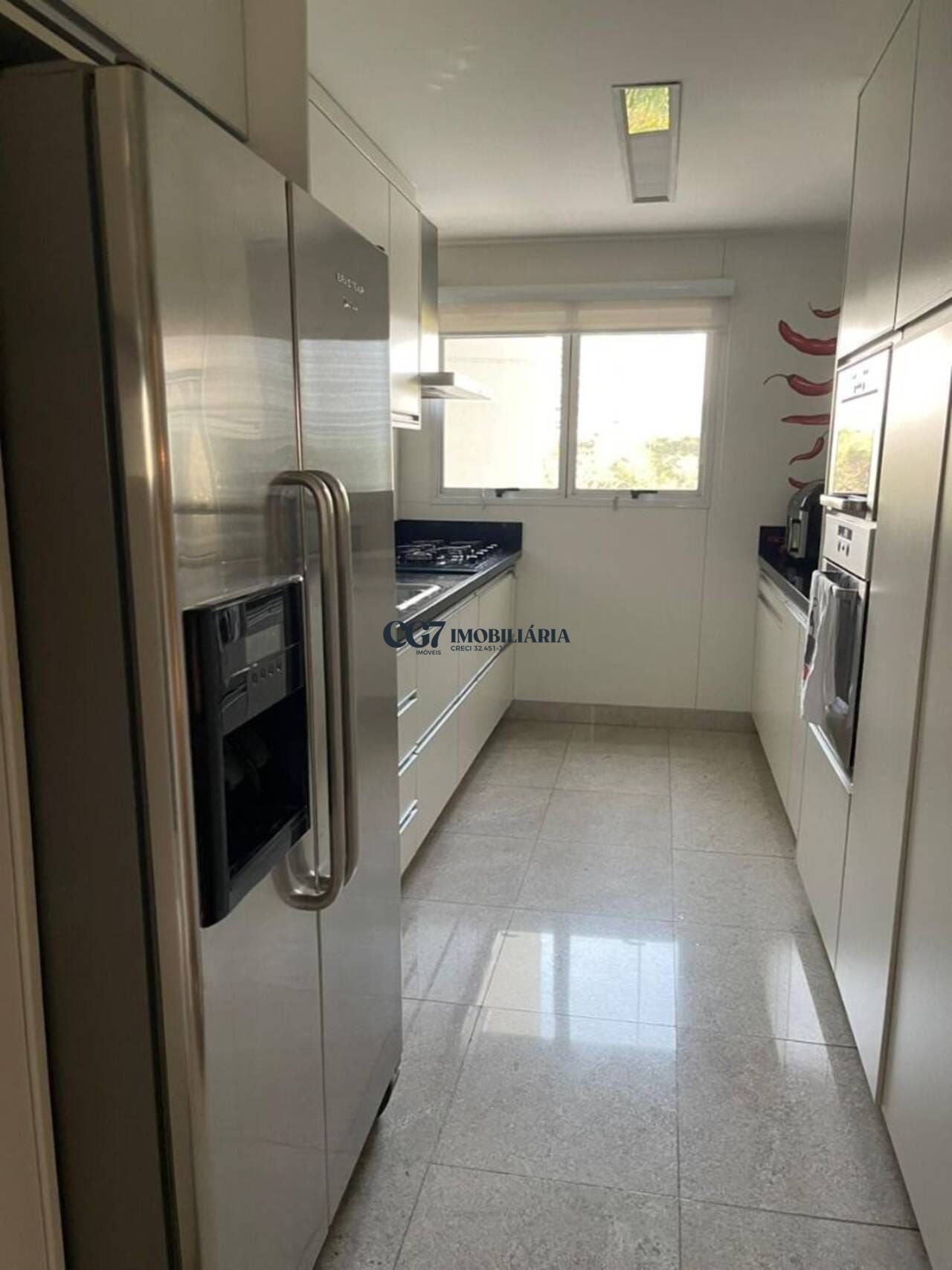 Apartamento à venda com 3 quartos, 258m² - Foto 2