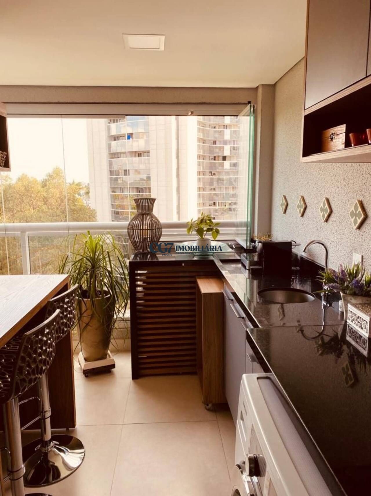 Apartamento à venda com 2 quartos, 67m² - Foto 2