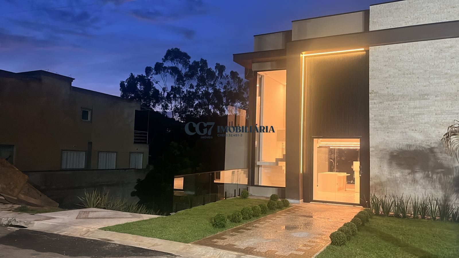 Sobrado à venda com 4 quartos, 385m² - Foto 4