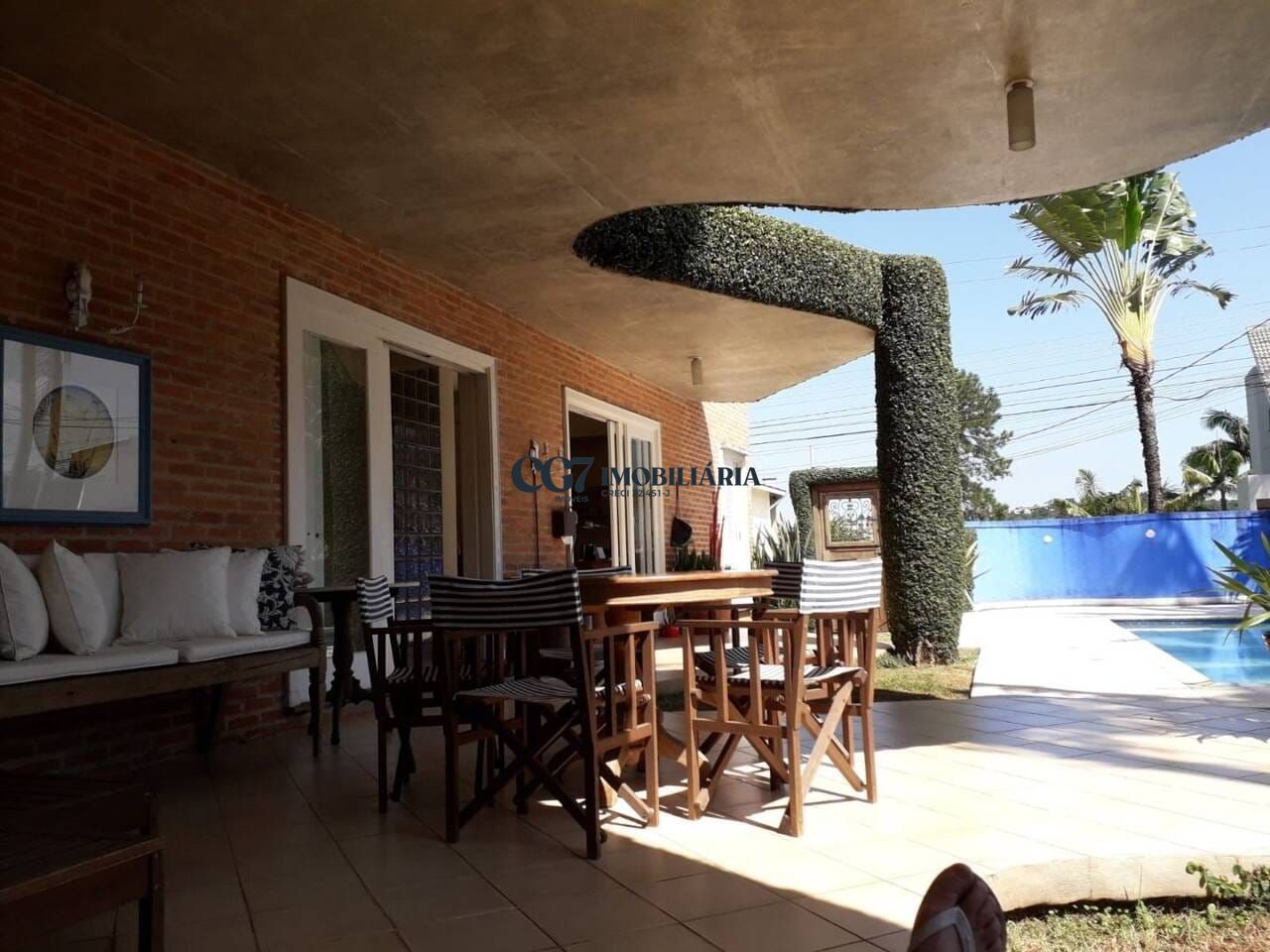 Casa à venda com 4 quartos, 500m² - Foto 1