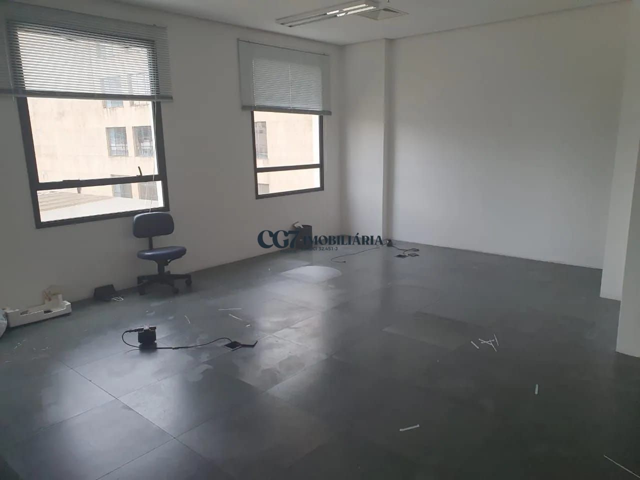 Conjunto Comercial-Sala à venda com 1 quarto, 57m² - Foto 2
