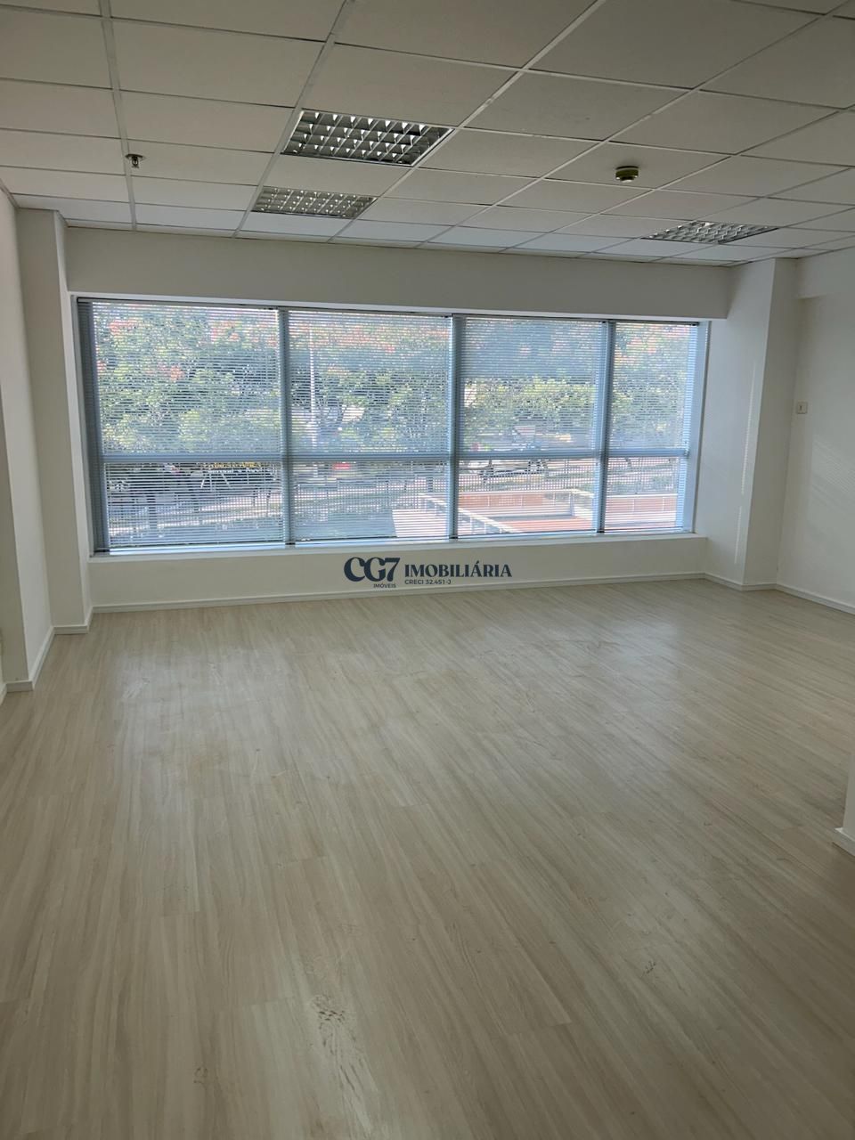 Conjunto Comercial-Sala à venda e aluguel com 1 quarto, 40m² - Foto 2