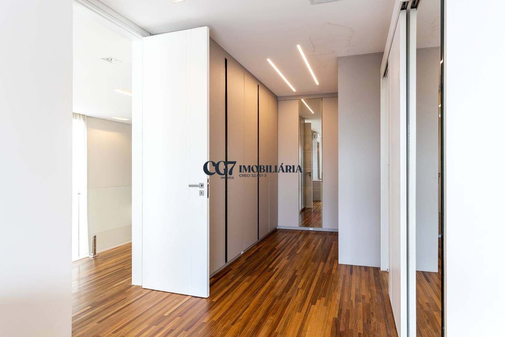 Sobrado à venda com 4 quartos, 349m² - Foto 14