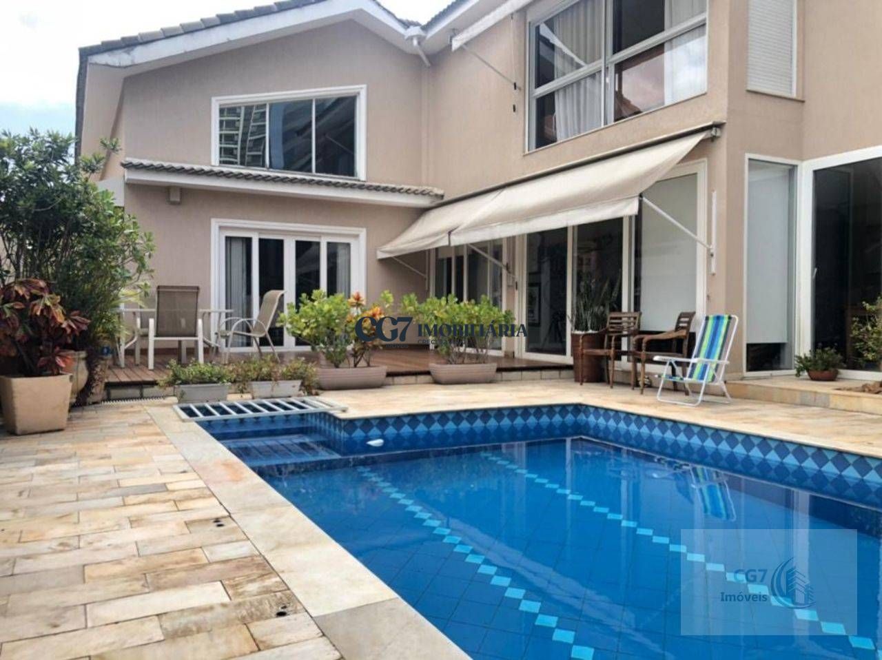 Casa de Condomínio à venda com 4 quartos, 399m² - Foto 1