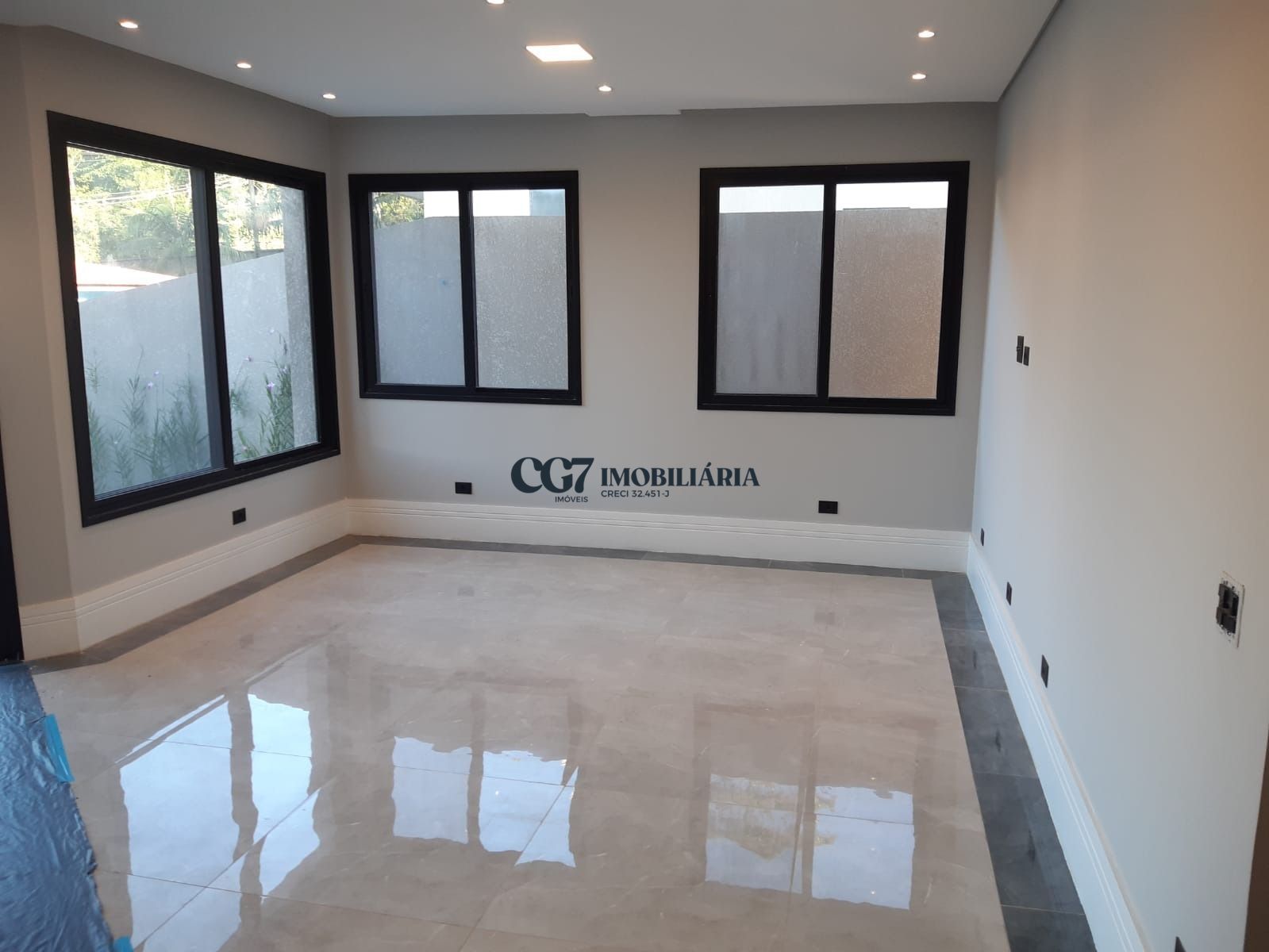 Casa de Condomínio à venda com 4 quartos, 200m² - Foto 3