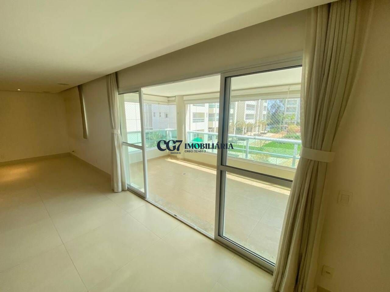 Apartamento à venda com 3 quartos, 201m² - Foto 1