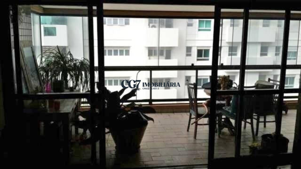 Apartamento à venda com 4 quartos, 289m² - Foto 2