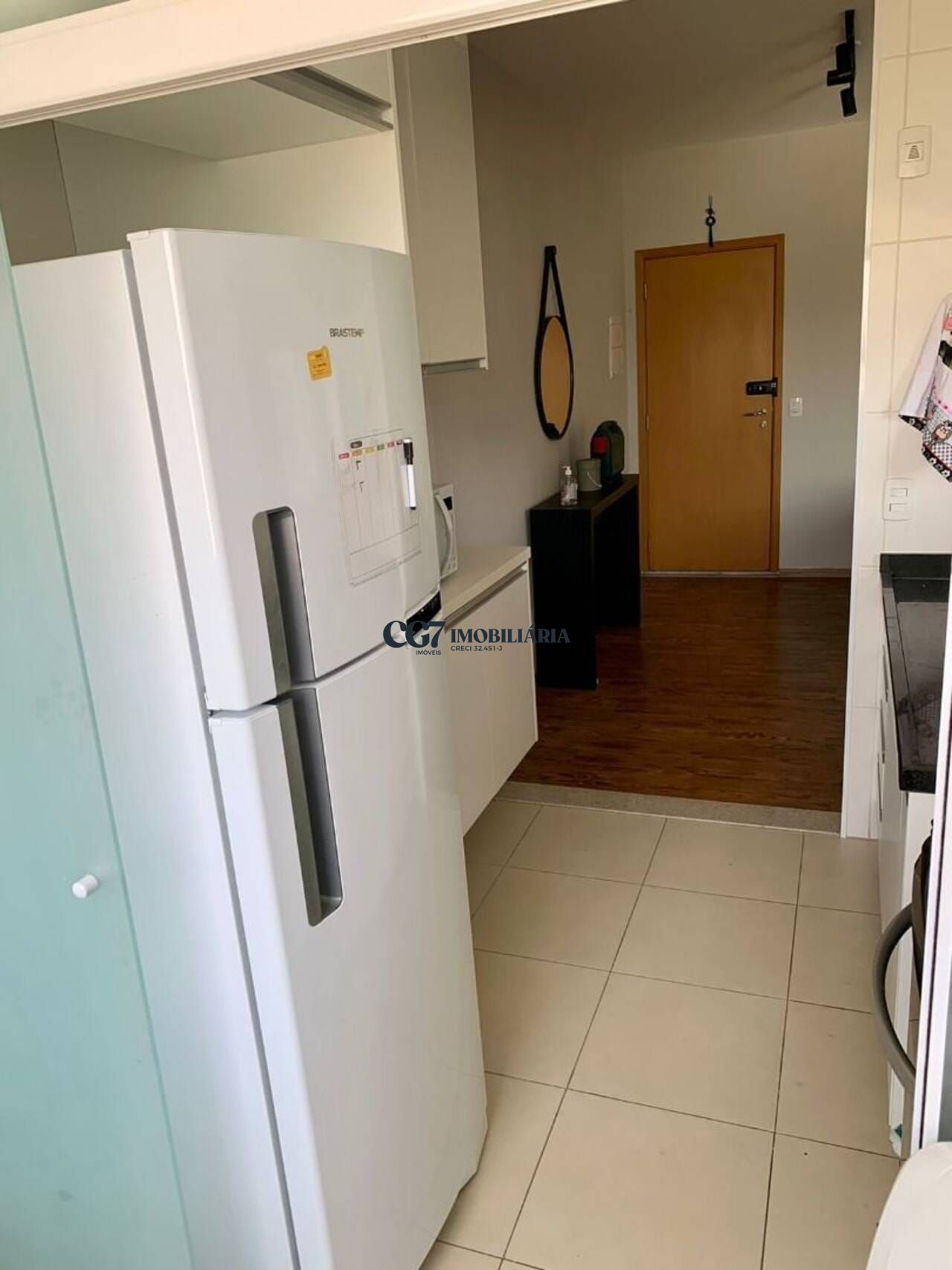 Apartamento à venda com 2 quartos, 72m² - Foto 2