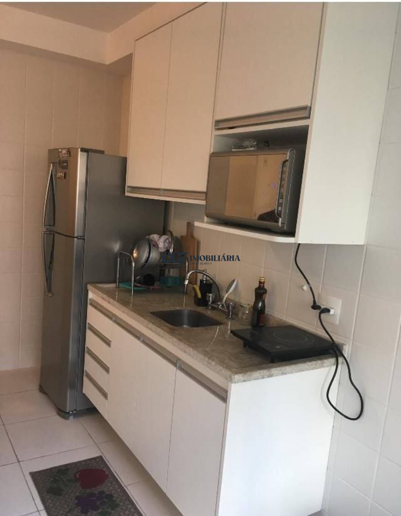 Apartamento à venda com 1 quarto, 50m² - Foto 2